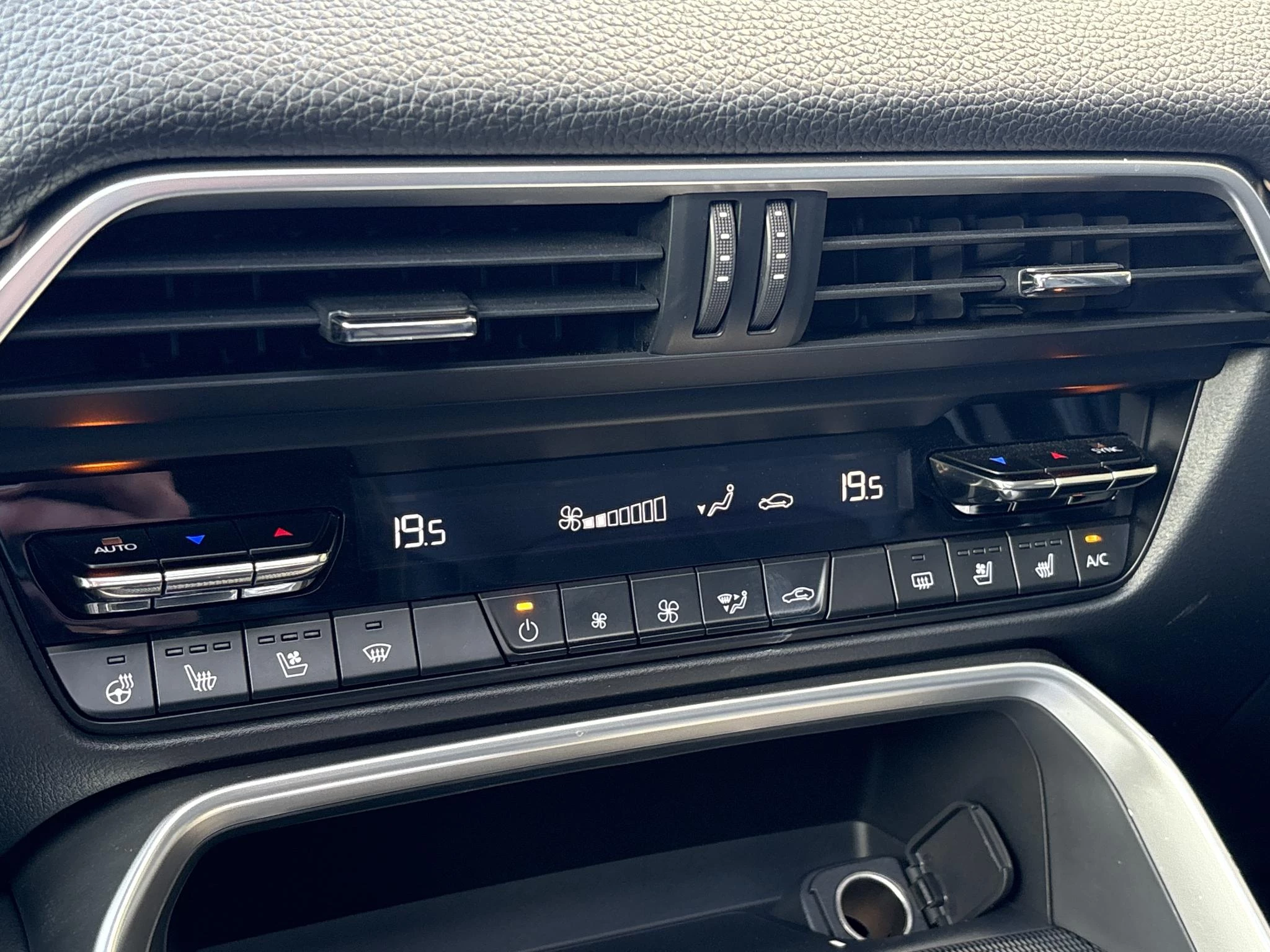 Hoofdafbeelding Mazda CX-60