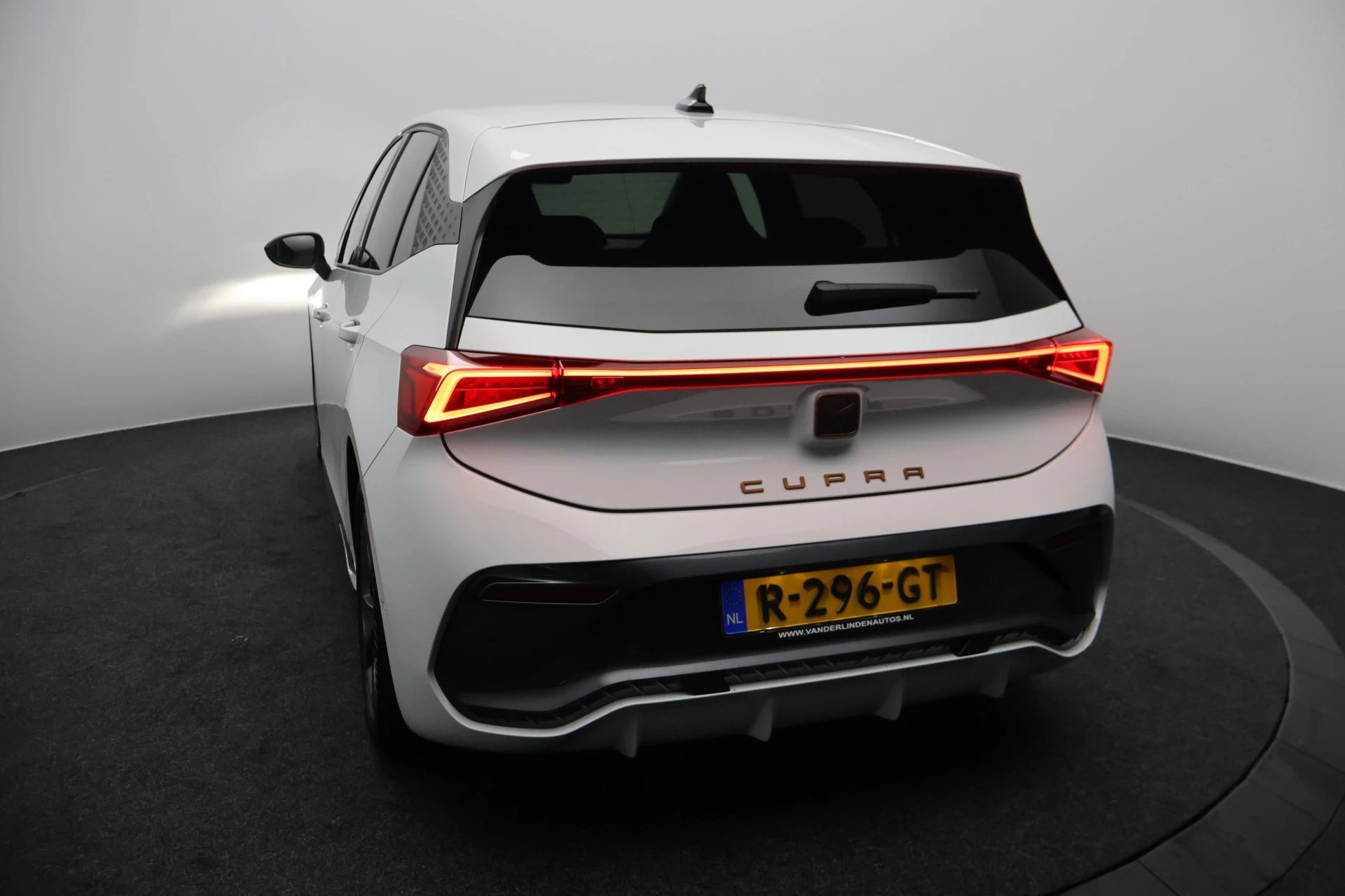 Hoofdafbeelding CUPRA Born