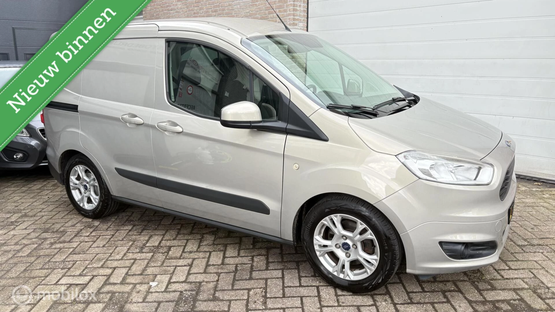 Hoofdafbeelding Ford Transit Courier
