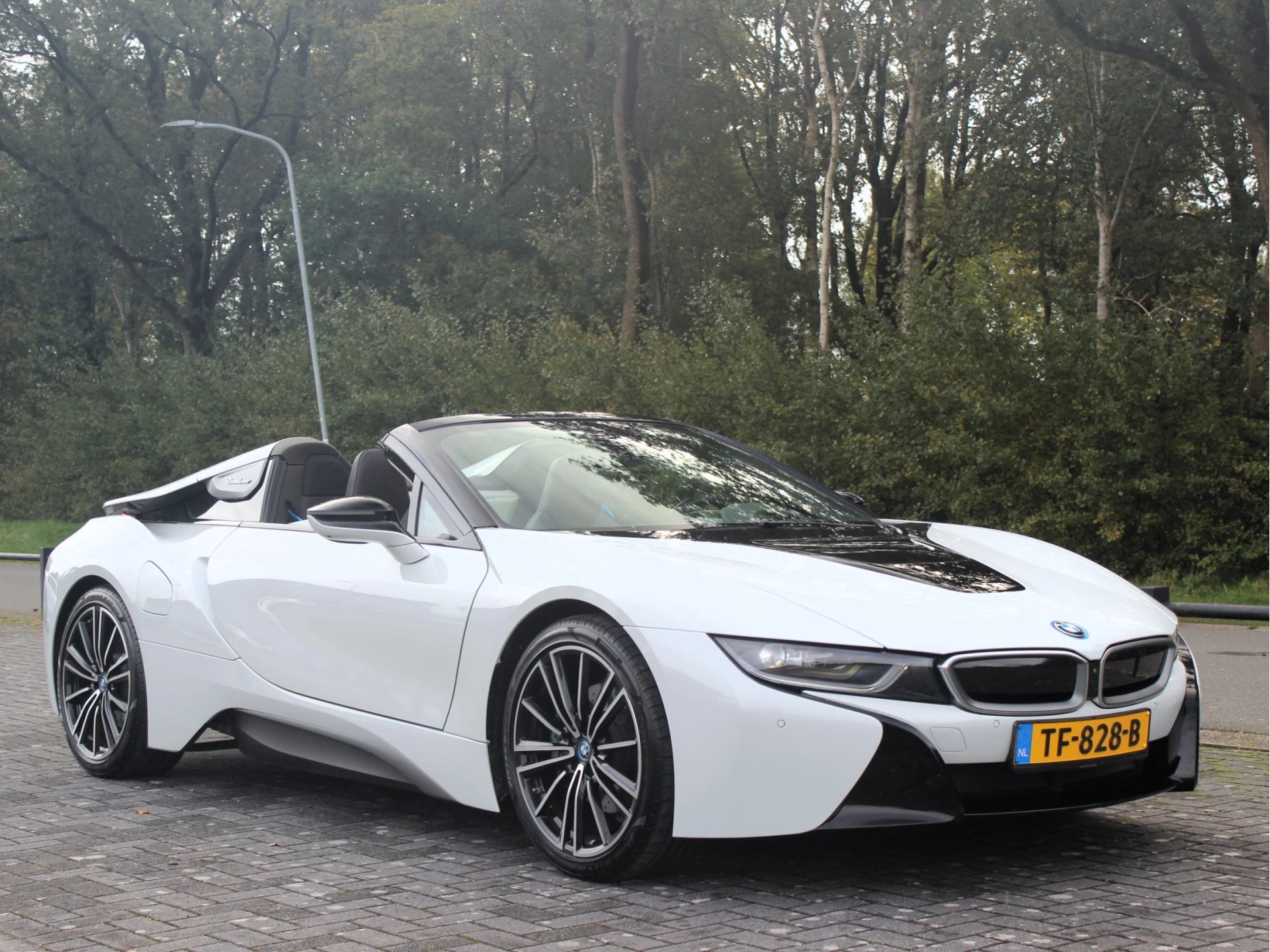 Hoofdafbeelding BMW i8