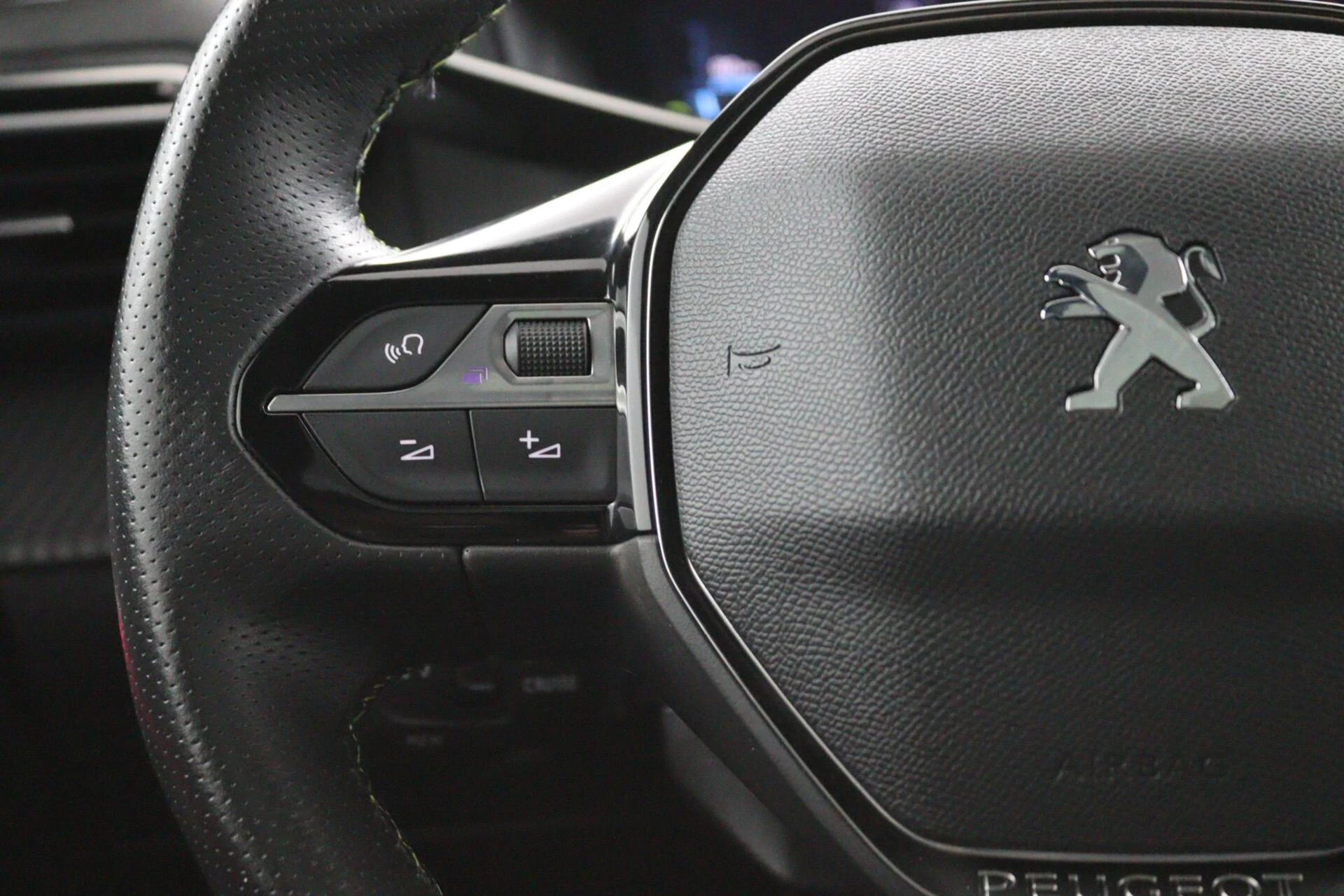 Hoofdafbeelding Peugeot e-208