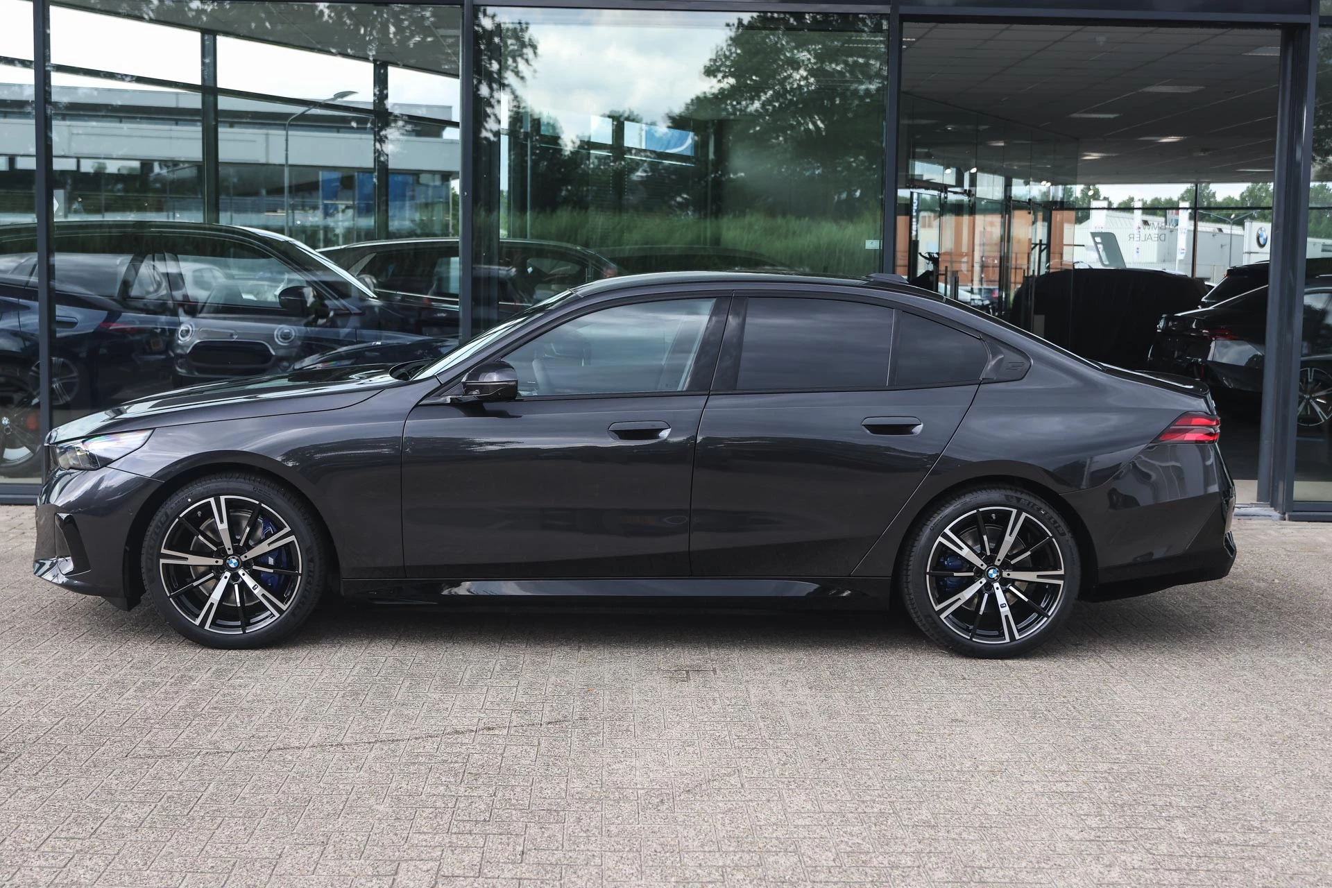 Hoofdafbeelding BMW i5