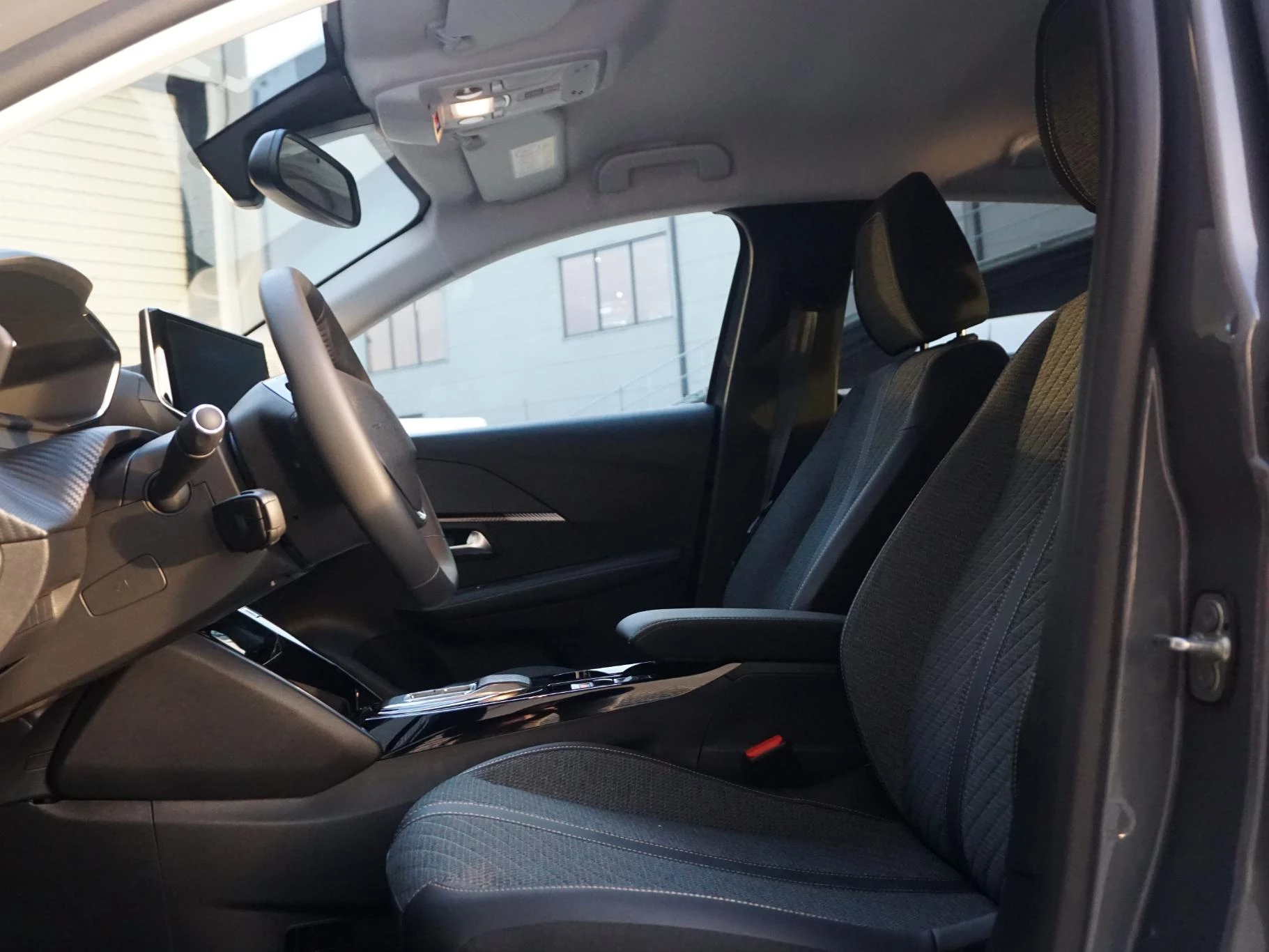 Hoofdafbeelding Peugeot e-208