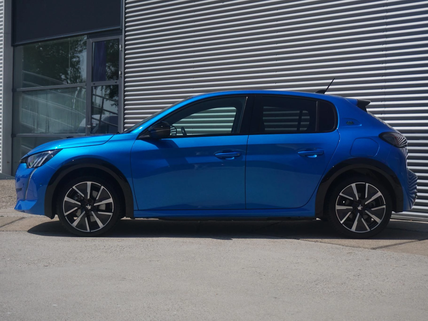 Hoofdafbeelding Peugeot e-208