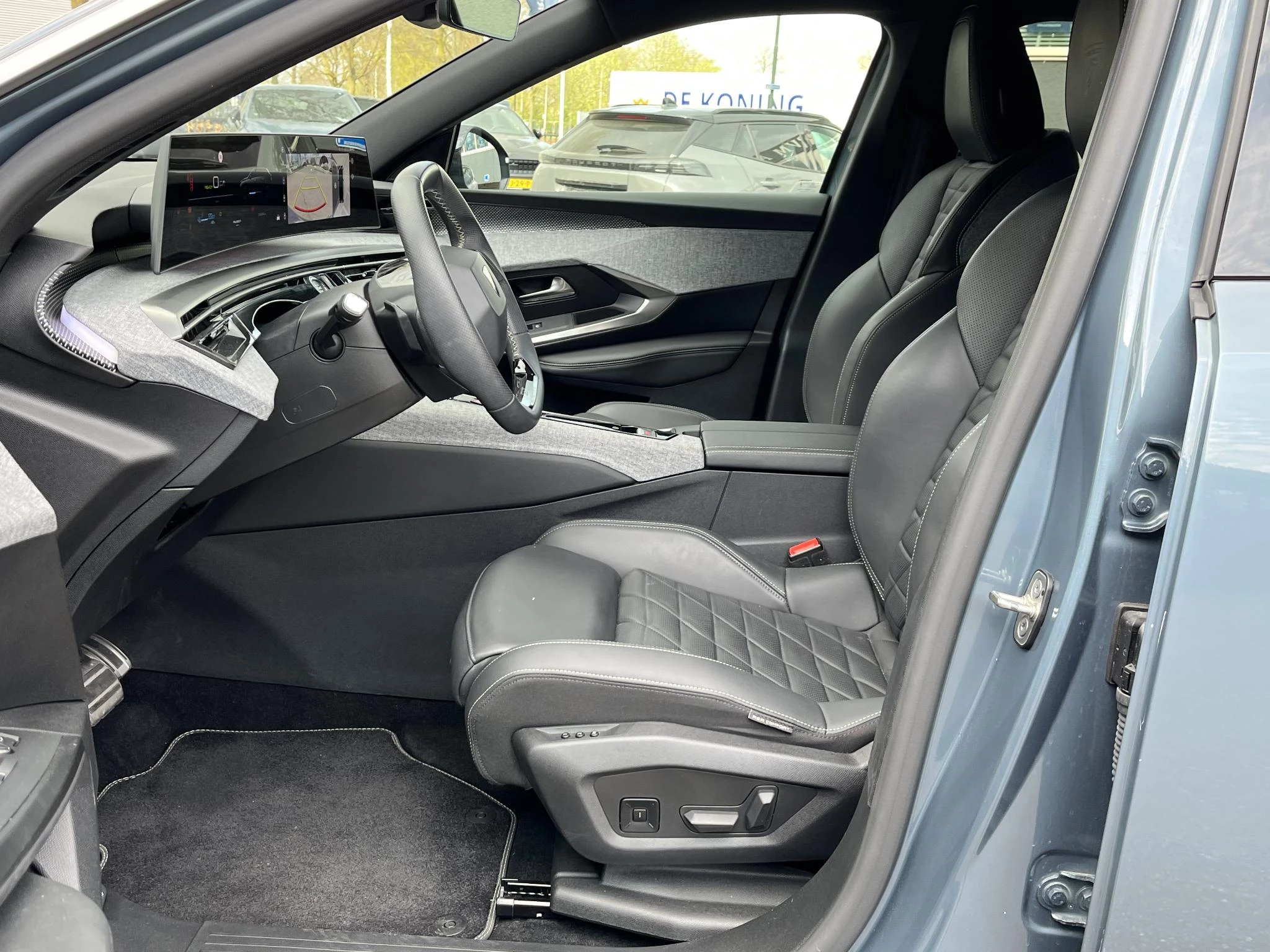 Hoofdafbeelding Peugeot e-5008