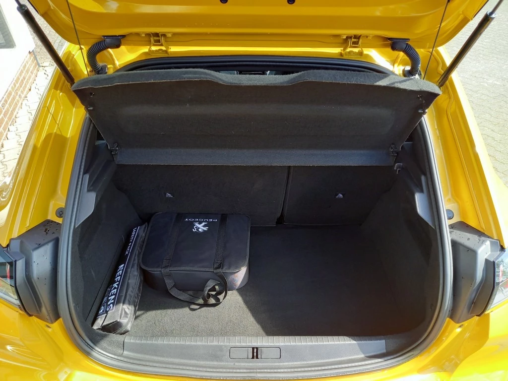 Hoofdafbeelding Peugeot e-208
