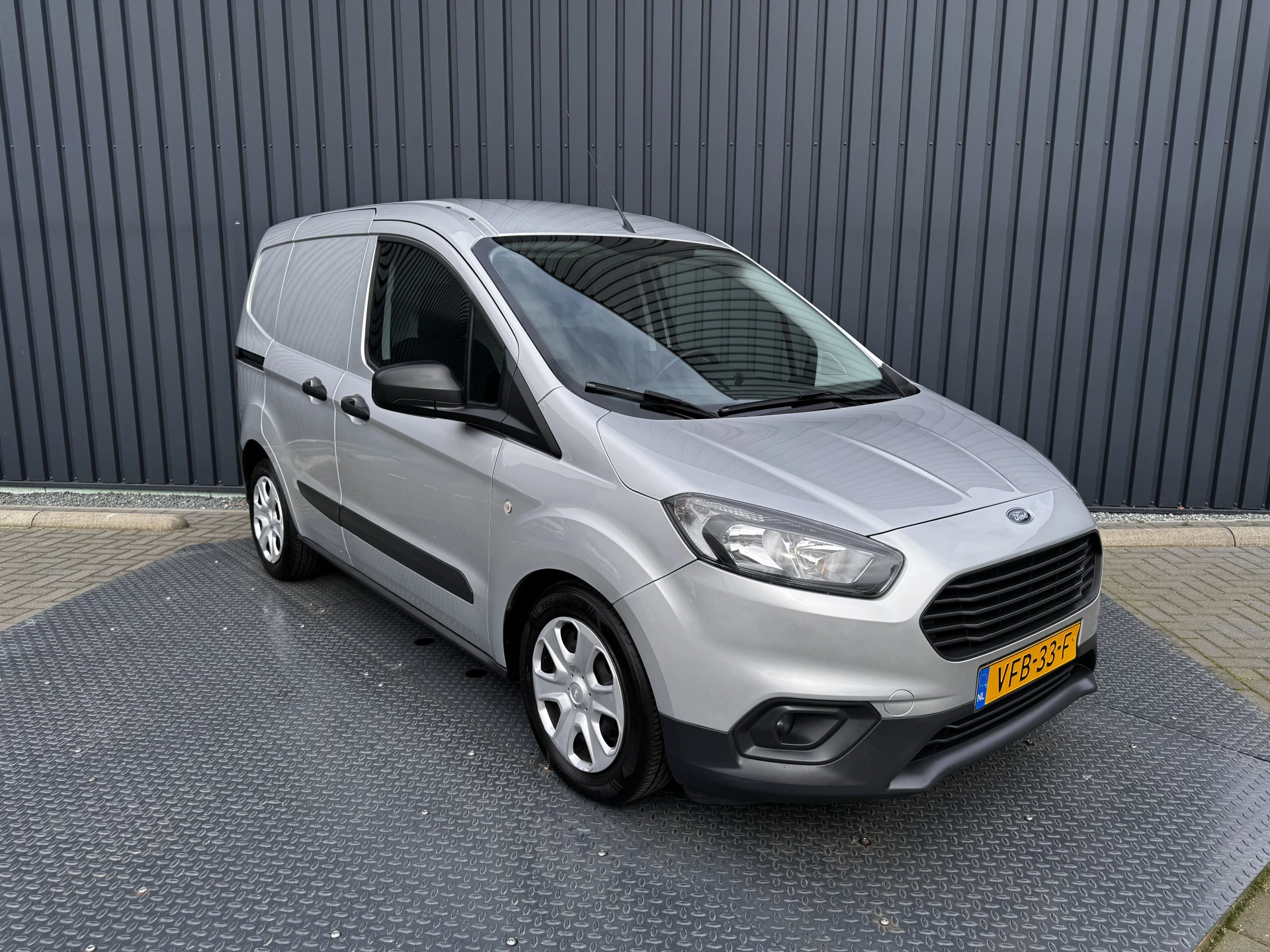 Hoofdafbeelding Ford Transit Courier