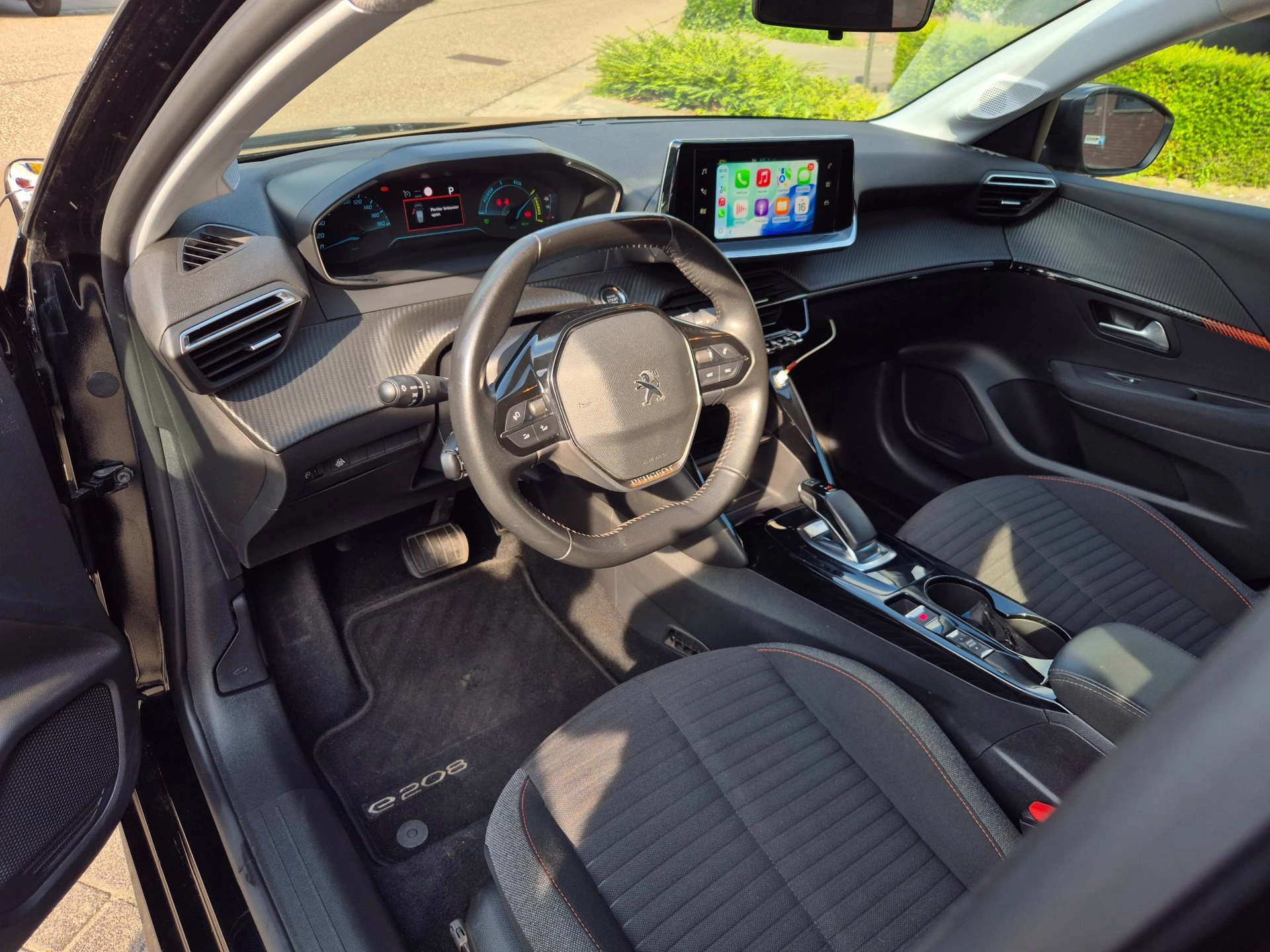 Hoofdafbeelding Peugeot e-208