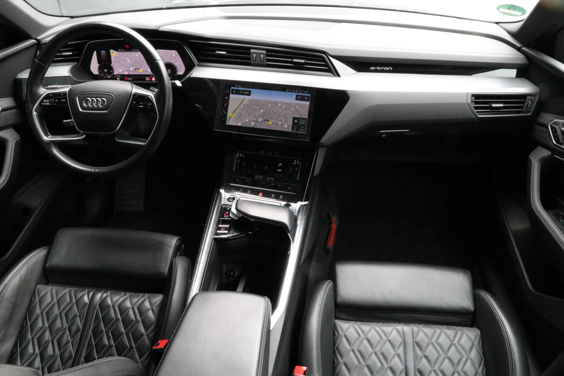 Hoofdafbeelding Audi e-tron