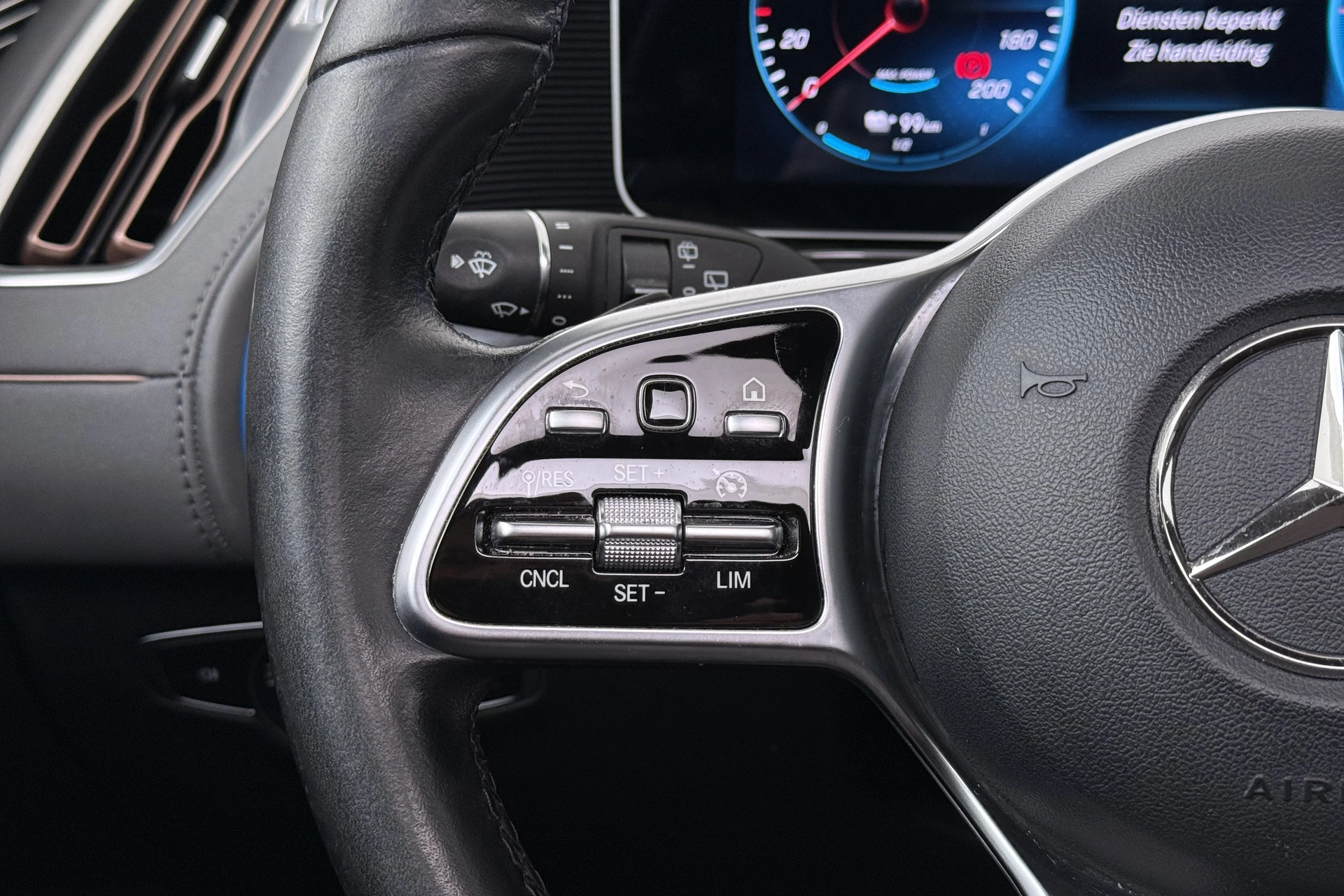 Hoofdafbeelding Mercedes-Benz EQC