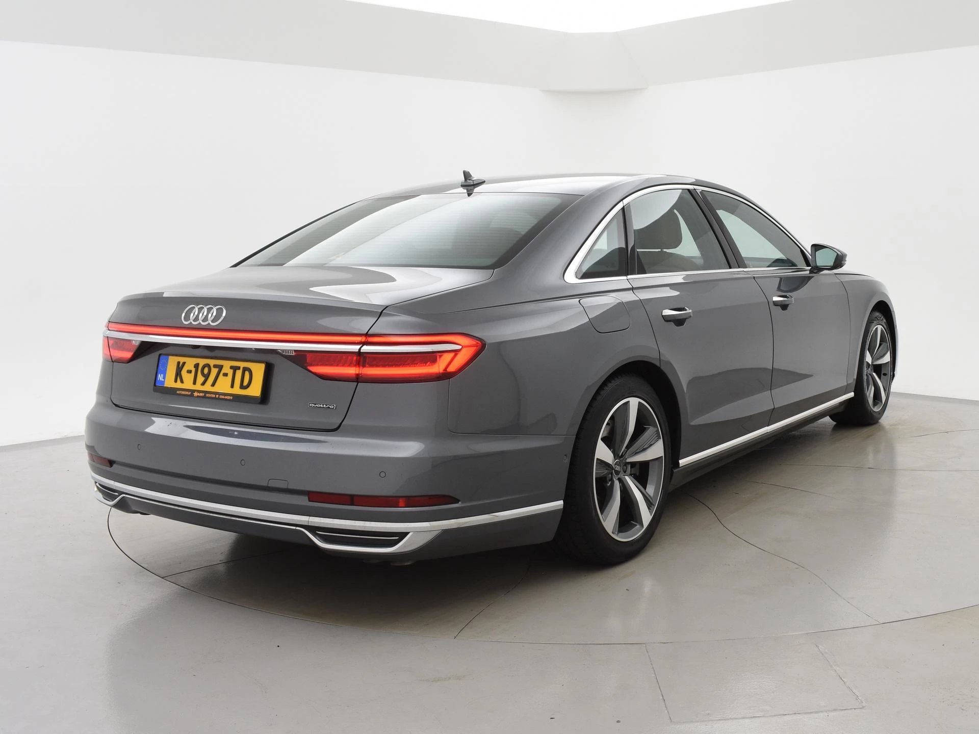 Hoofdafbeelding Audi A8