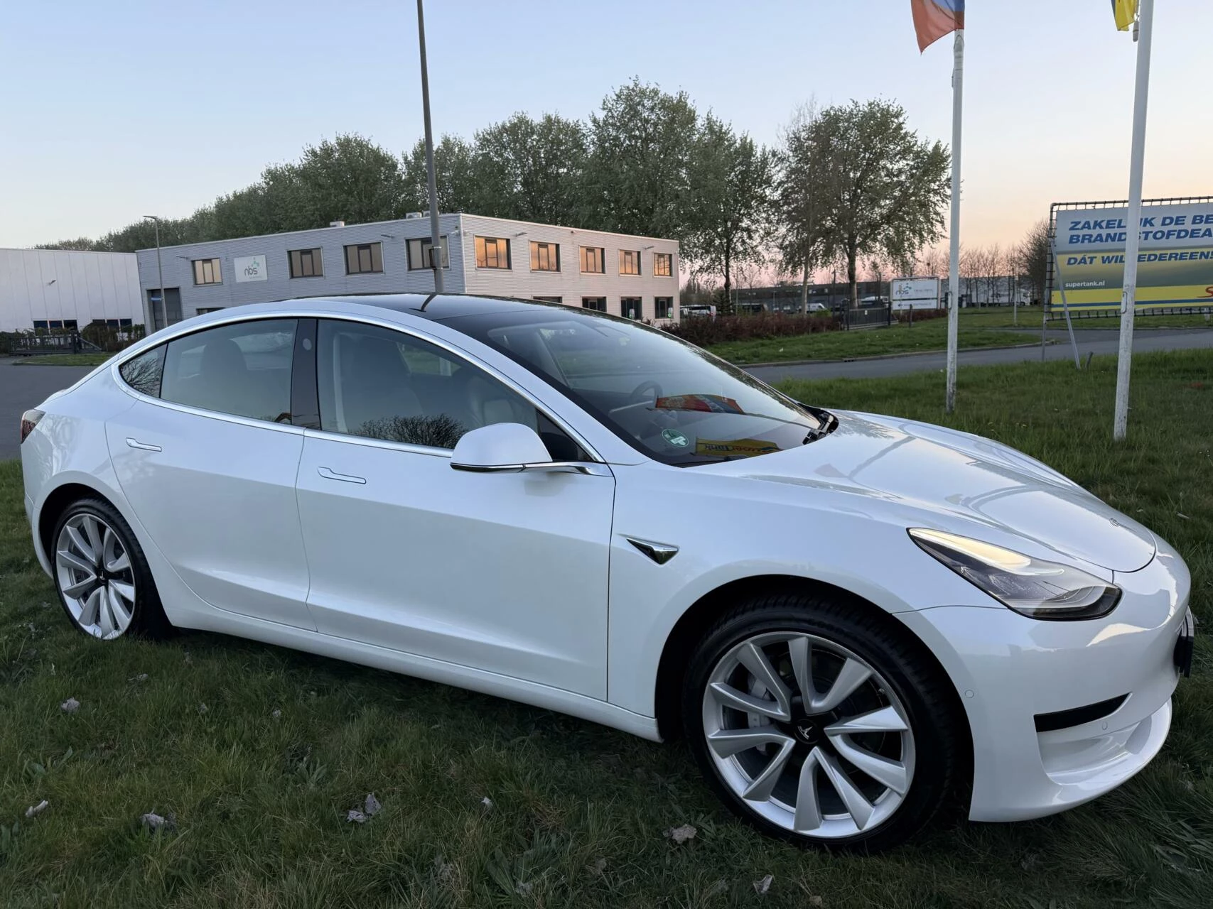 Hoofdafbeelding Tesla Model 3