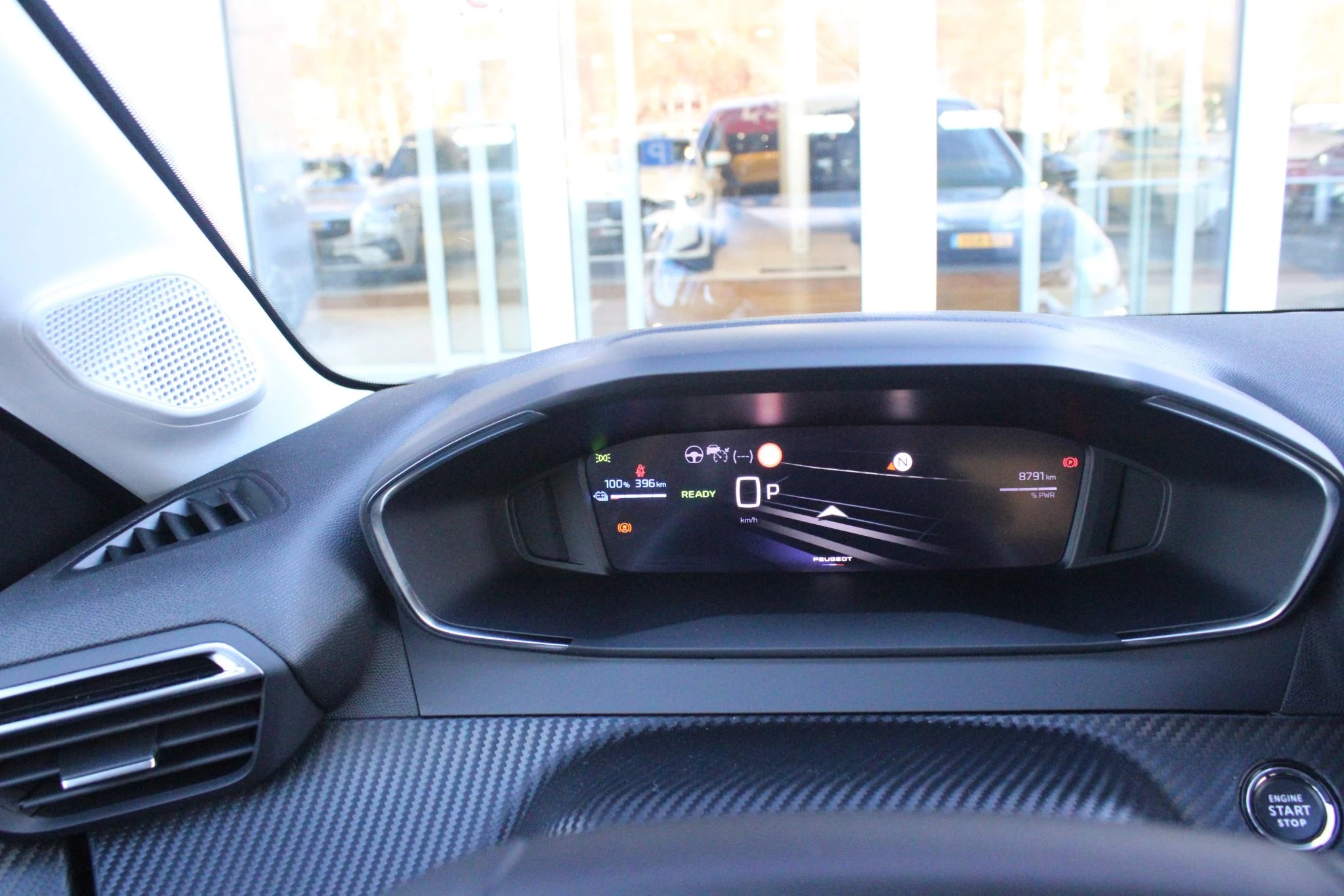 Hoofdafbeelding Peugeot e-208