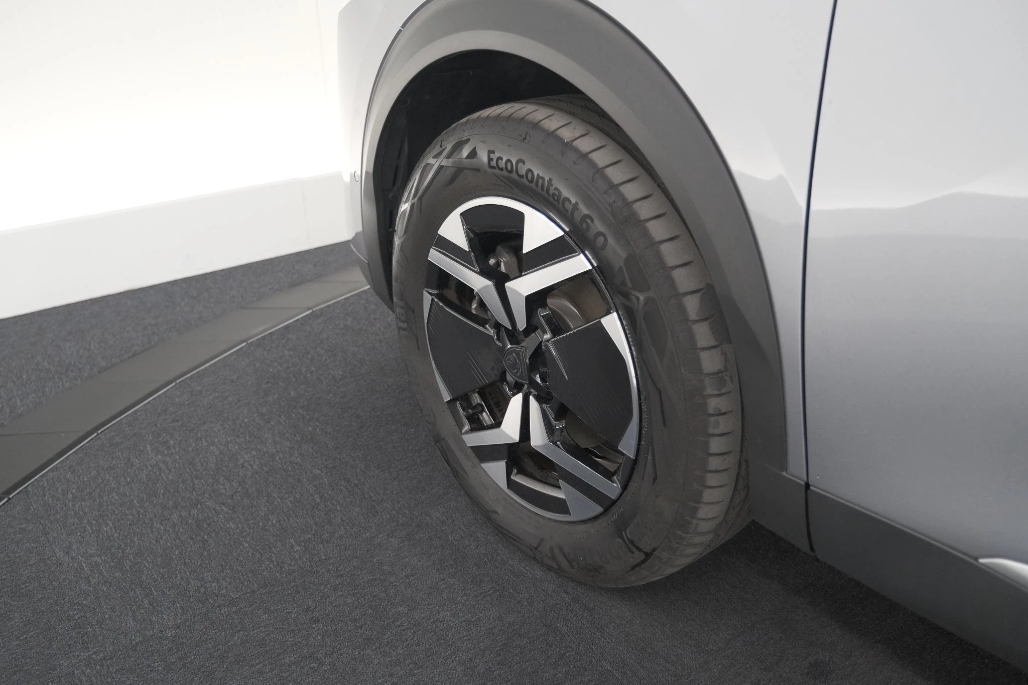 Hoofdafbeelding Peugeot e-2008