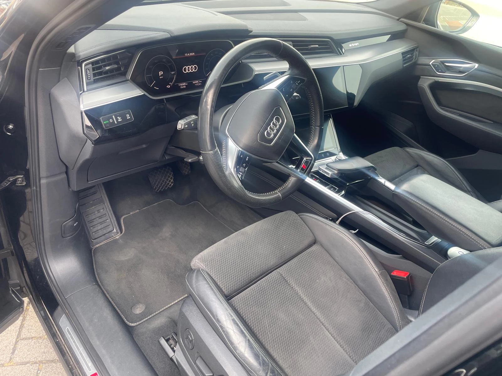 Hoofdafbeelding Audi e-tron