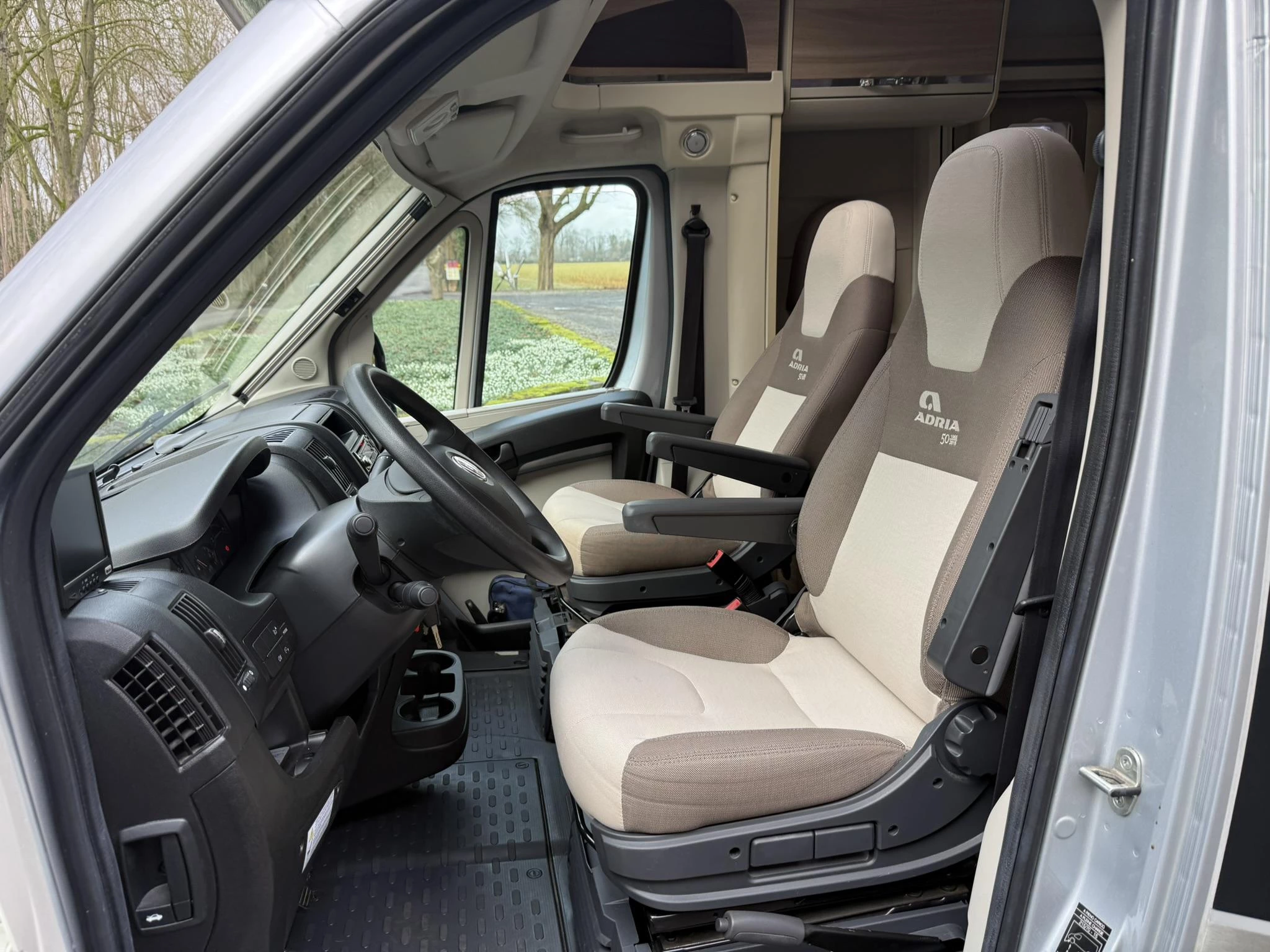 Hoofdafbeelding Adria Matrix m 670 sc