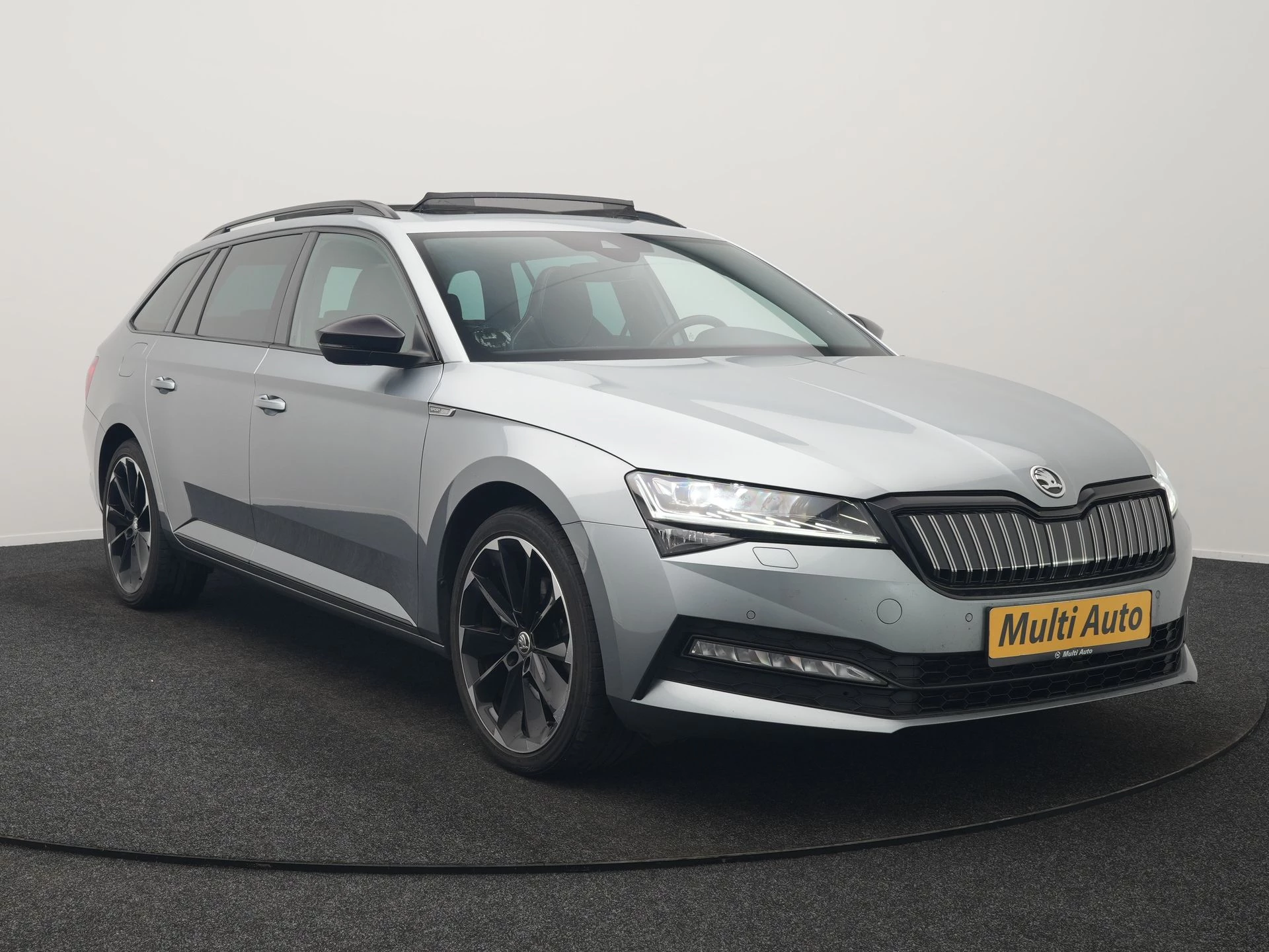Hoofdafbeelding Škoda Superb