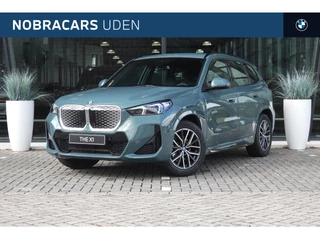 Hoofdafbeelding BMW iX1 BMW iX1 eDrive20 M Sport / Trekhaak / Achteruitrijcamera / Sportstoelen / M Adaptief onderstel / Comfort Access / Stoelverwarming / Adaptieve LED / Parking Assistant