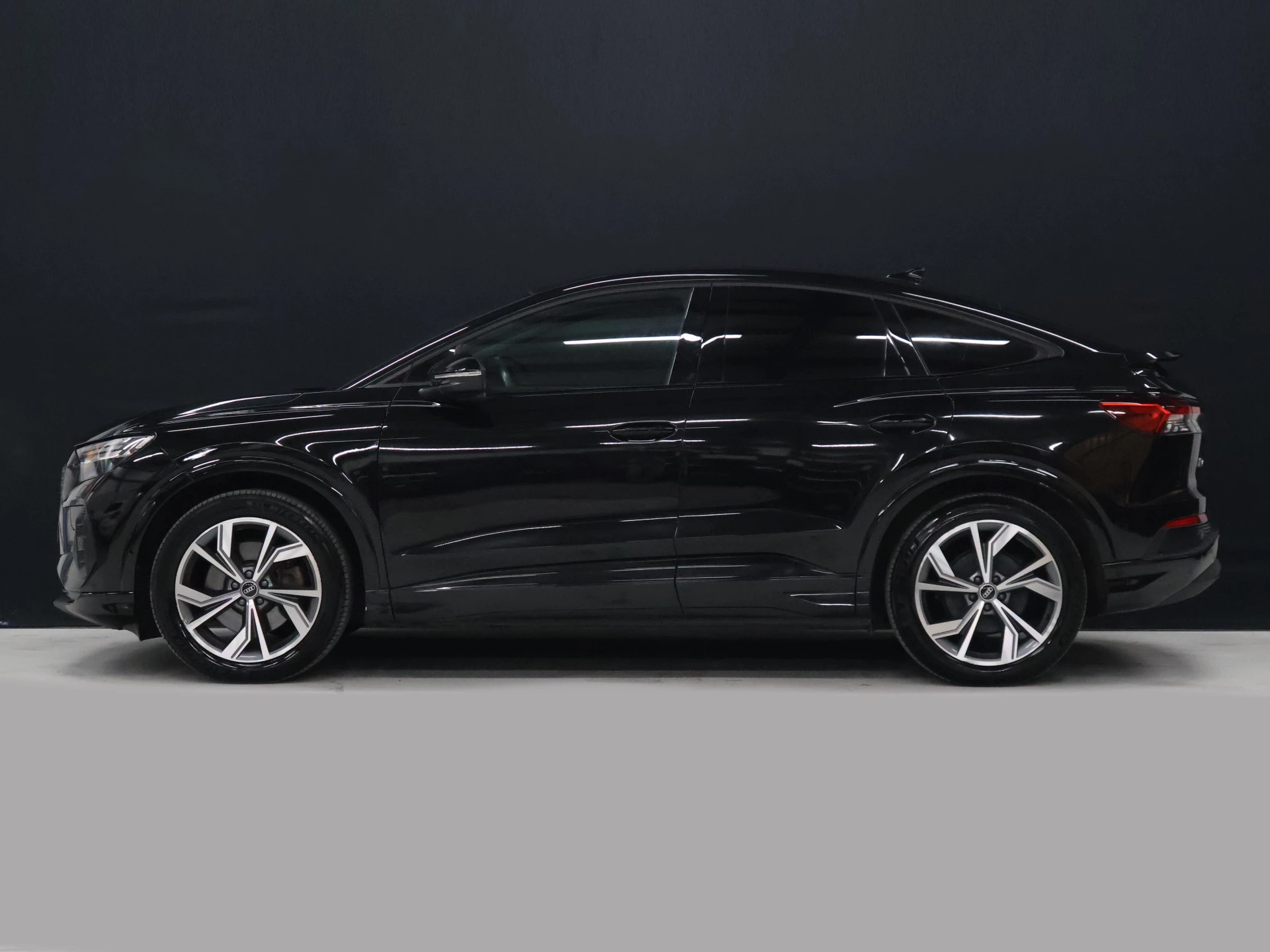 Hoofdafbeelding Audi Q4 Sportback e-tron