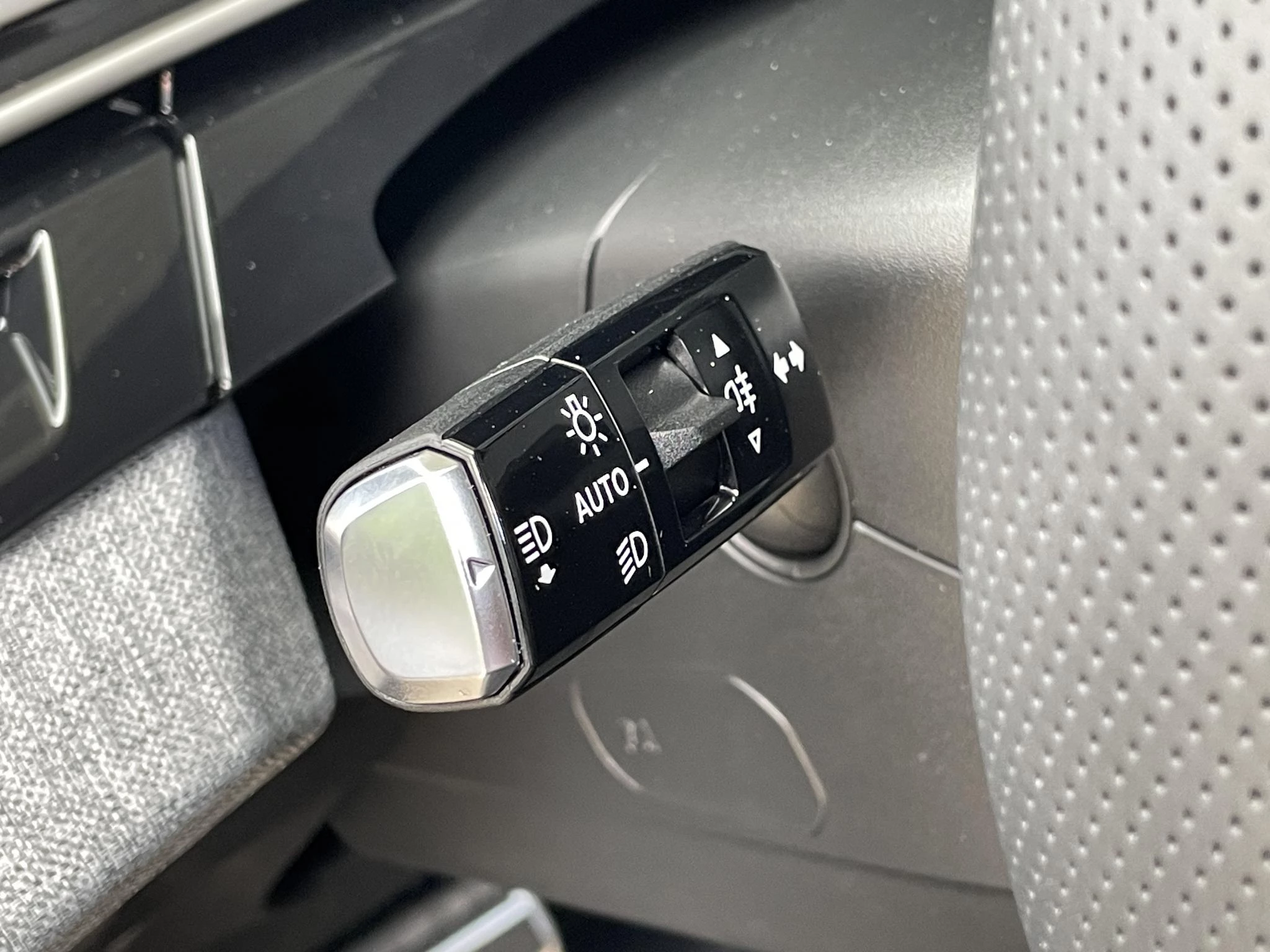 Hoofdafbeelding Peugeot e-5008
