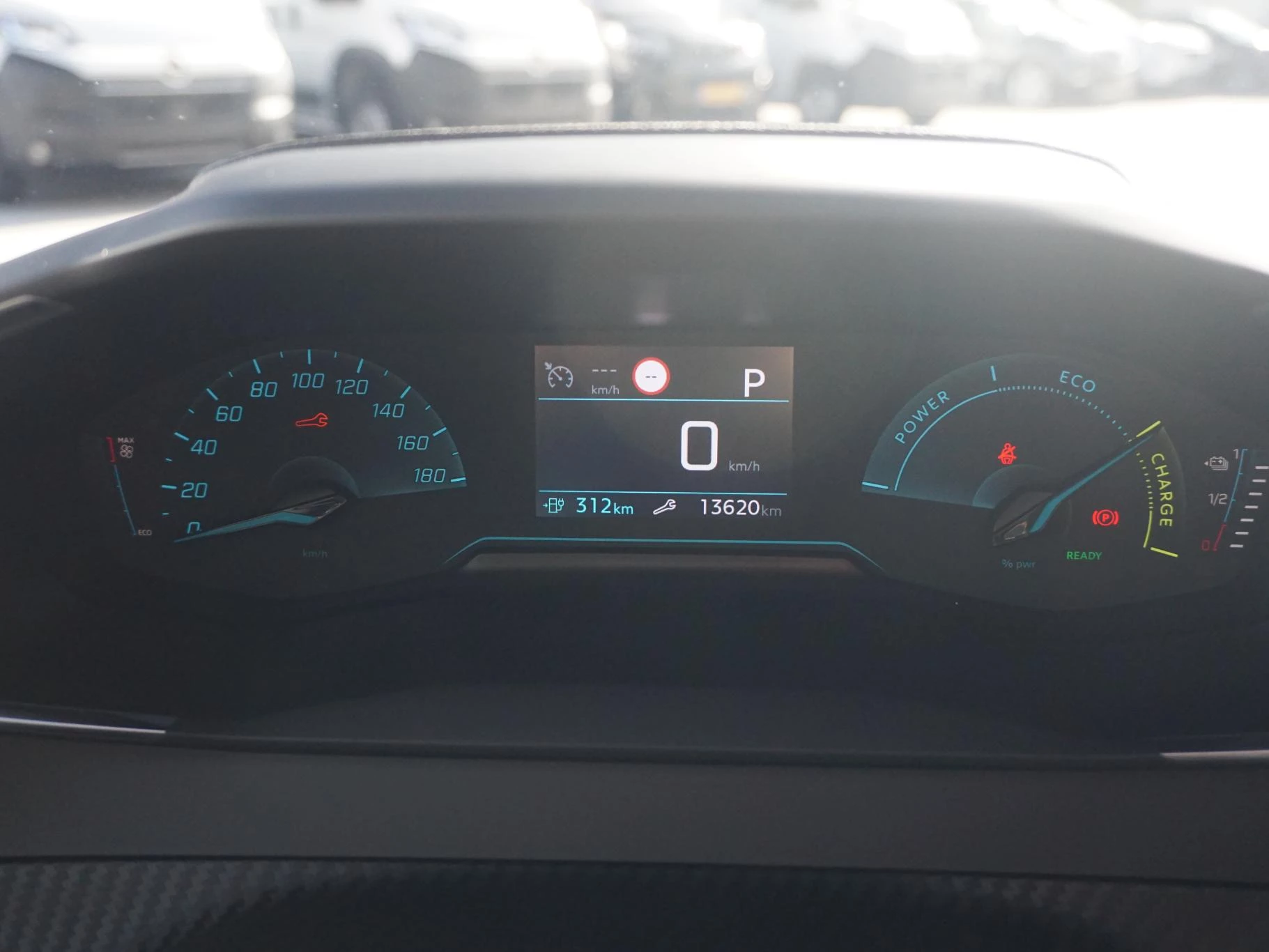 Hoofdafbeelding Peugeot e-208