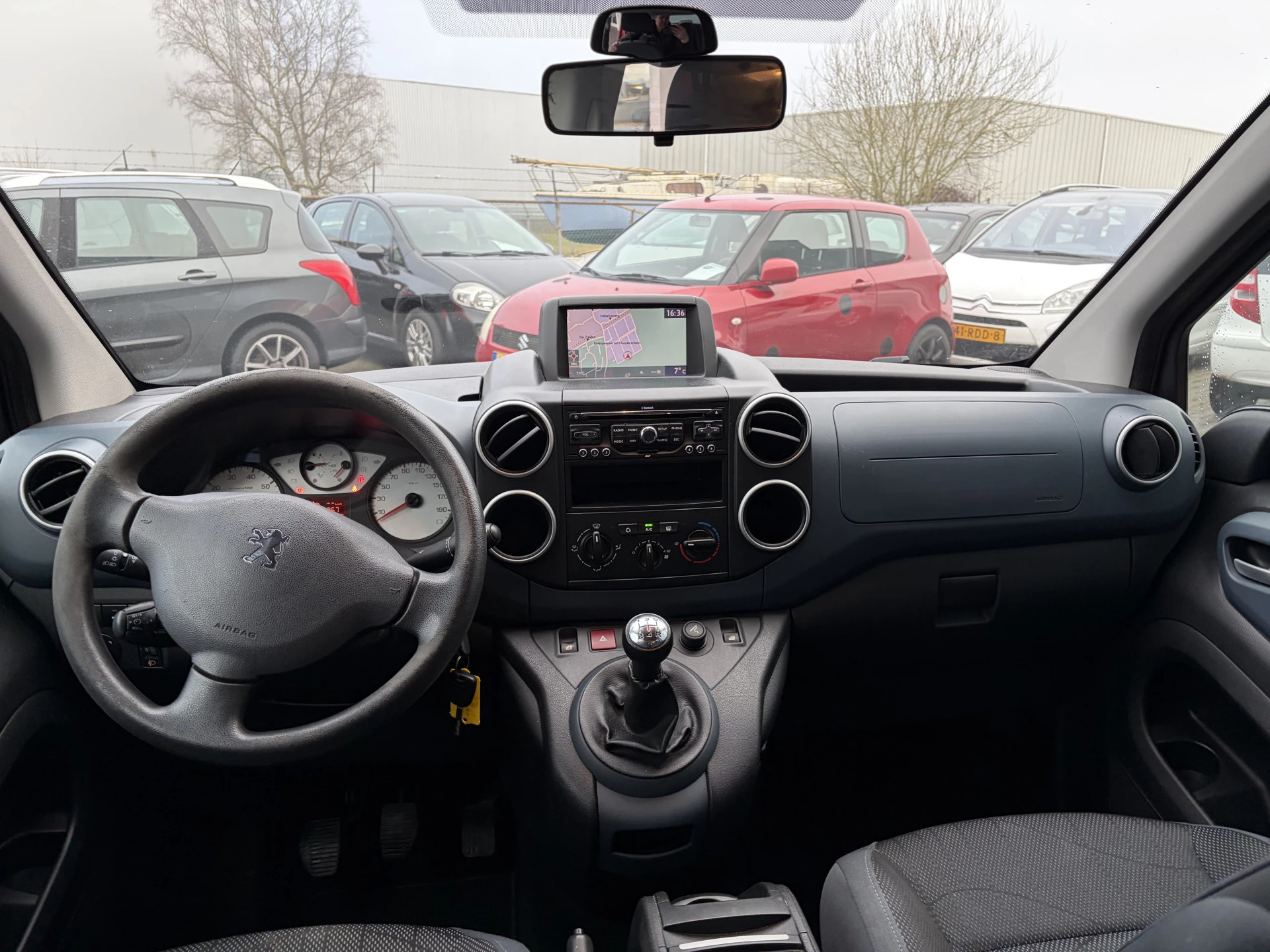 Hoofdafbeelding Peugeot Partner