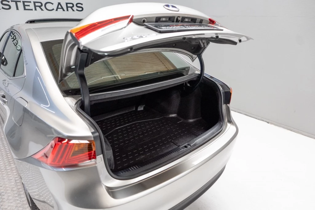 Hoofdafbeelding Lexus IS