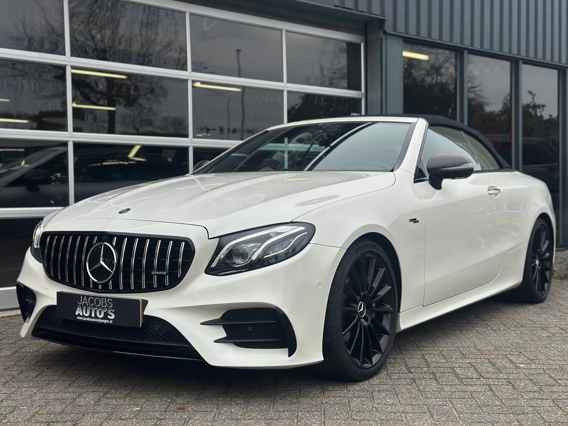 Hoofdafbeelding Mercedes-Benz E-Klasse