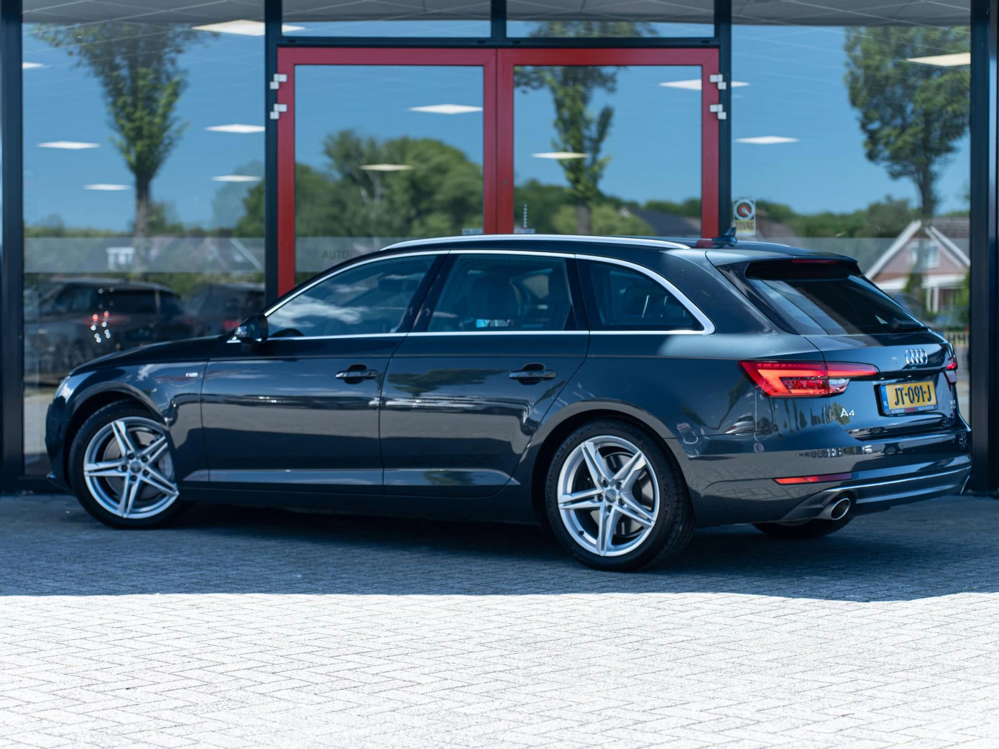 Hoofdafbeelding Audi A4
