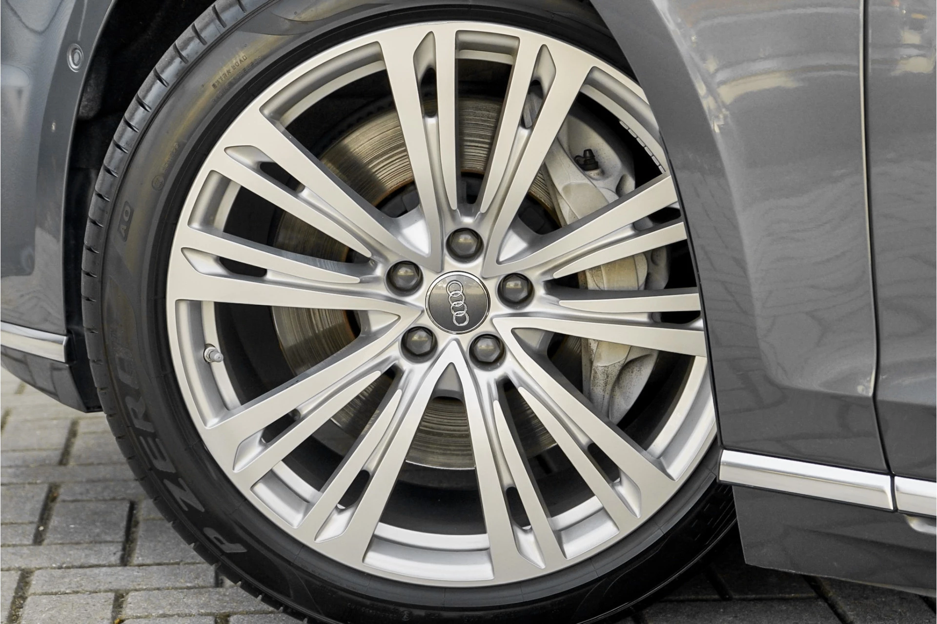 Hoofdafbeelding Audi A8