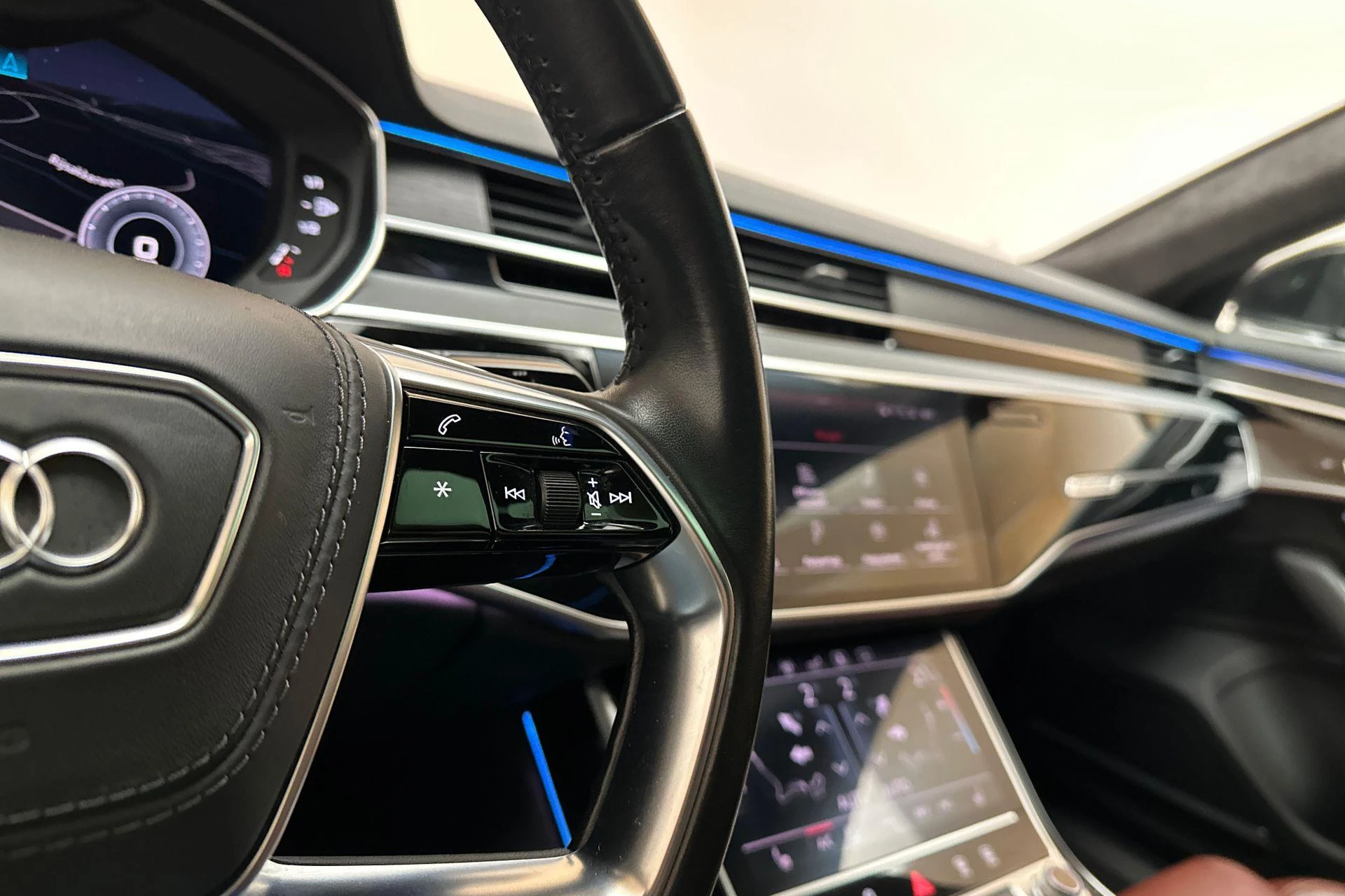 Hoofdafbeelding Audi A8