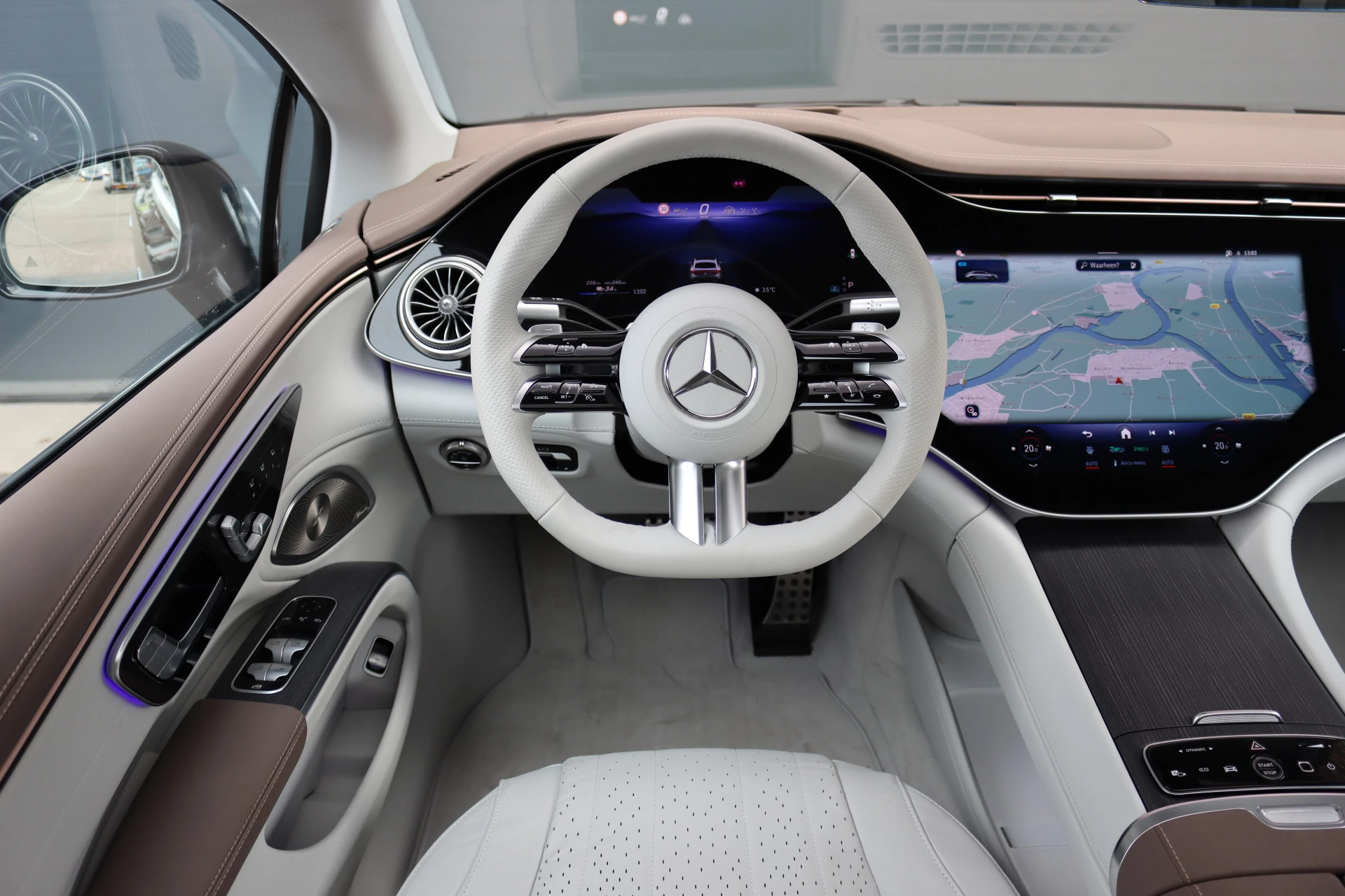 Hoofdafbeelding Mercedes-Benz EQS