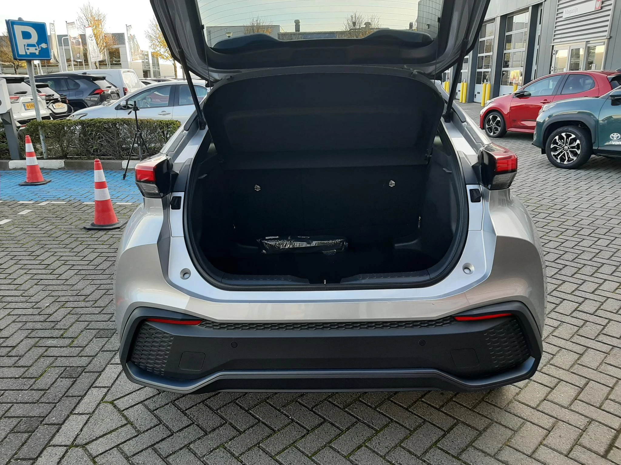 Hoofdafbeelding Toyota C-HR