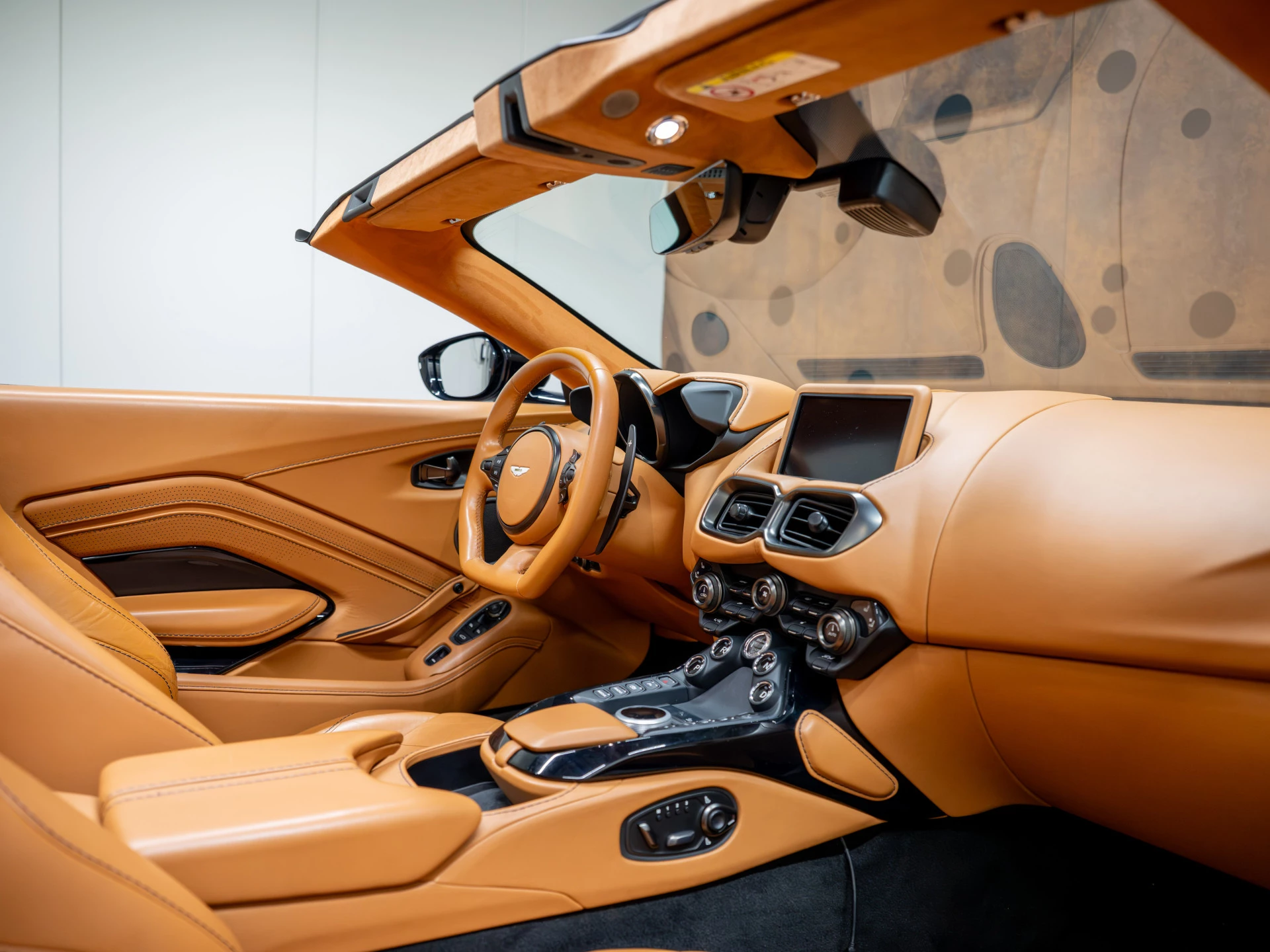 Hoofdafbeelding Aston Martin V8 Vantage