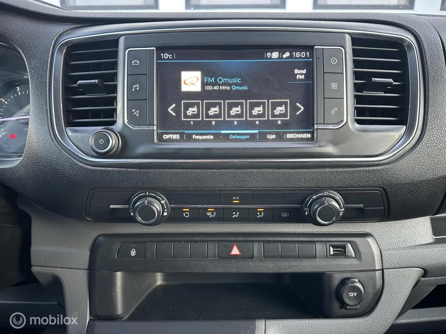 Hoofdafbeelding Peugeot Traveller