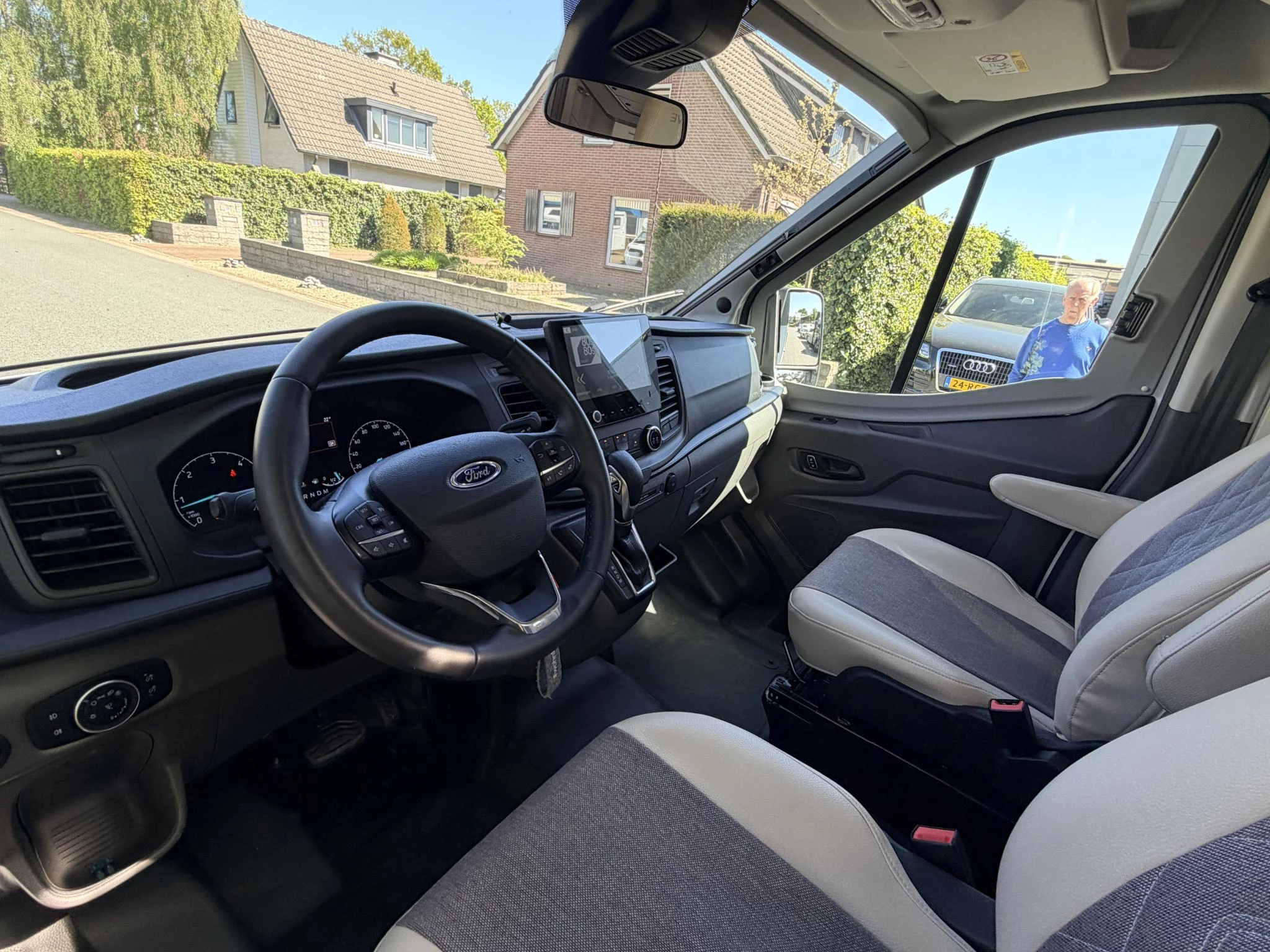 Hoofdafbeelding Bürstner Bt6914 Ford 155PK Camper•Automaat•TV