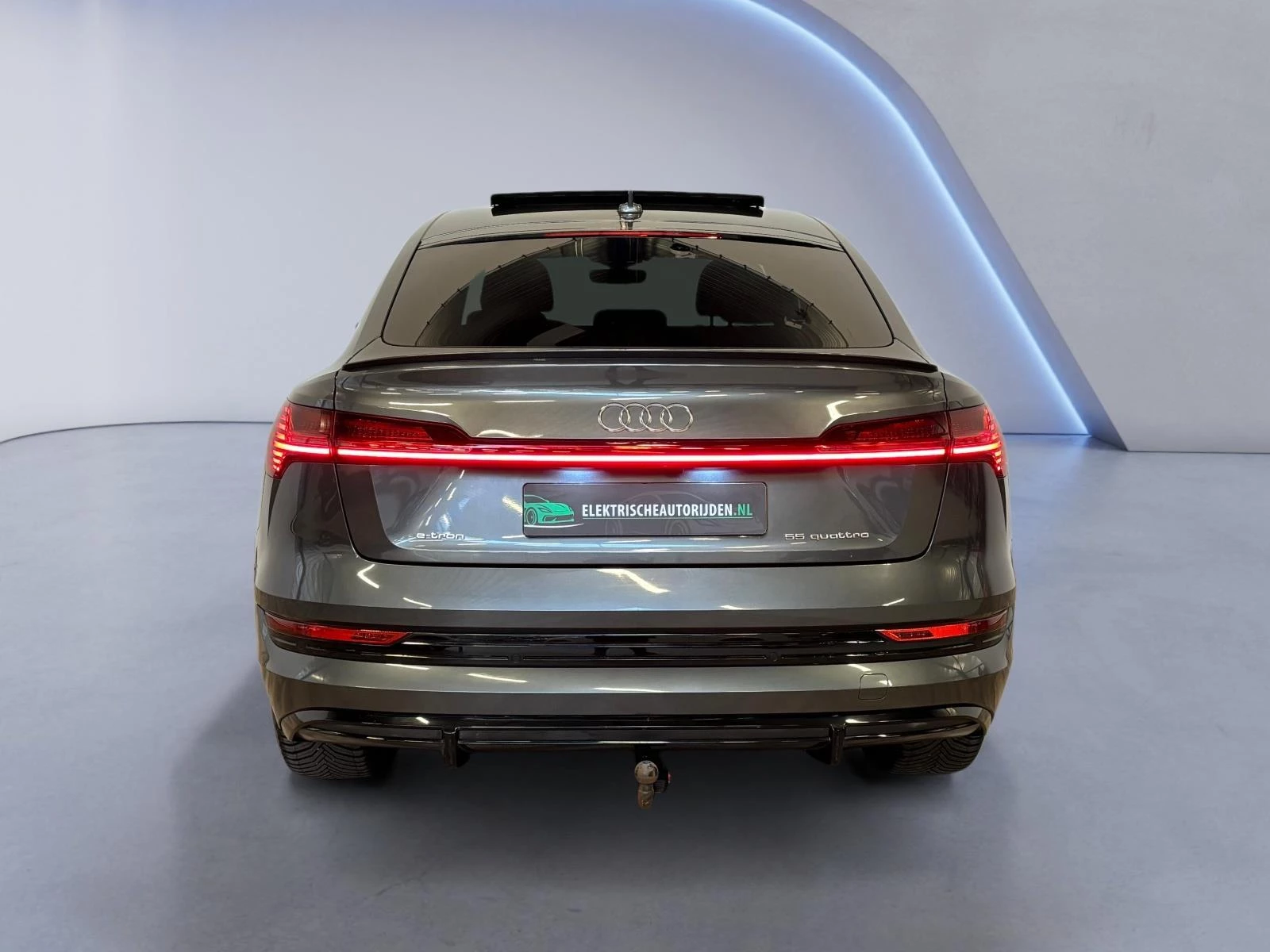 Hoofdafbeelding Audi e-tron