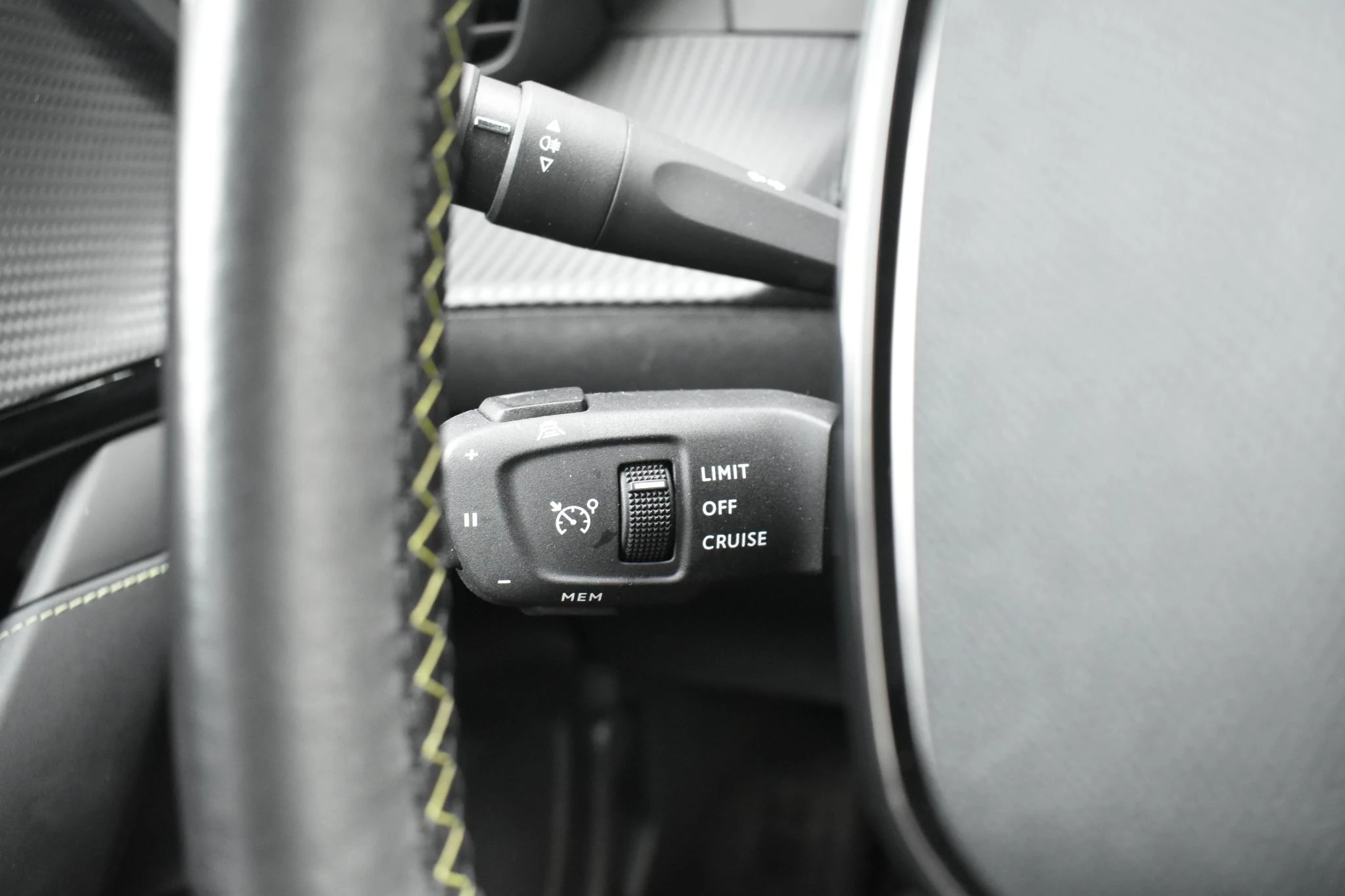 Hoofdafbeelding Peugeot e-208