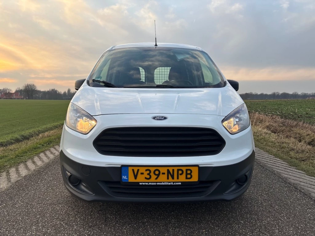 Hoofdafbeelding Ford Transit Courier