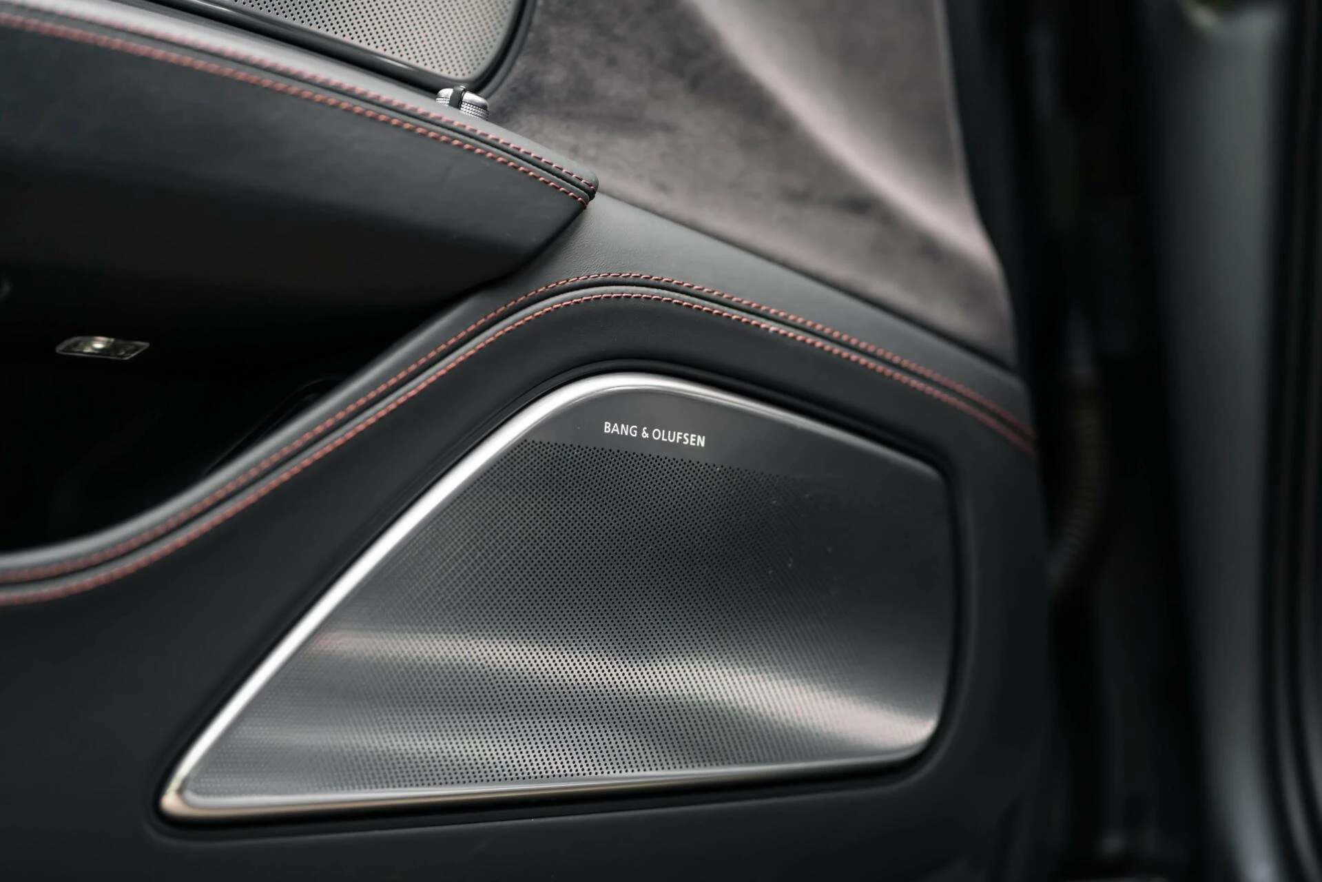 Hoofdafbeelding Audi S8