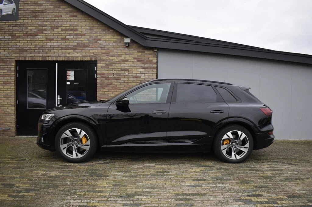 Hoofdafbeelding Audi e-tron