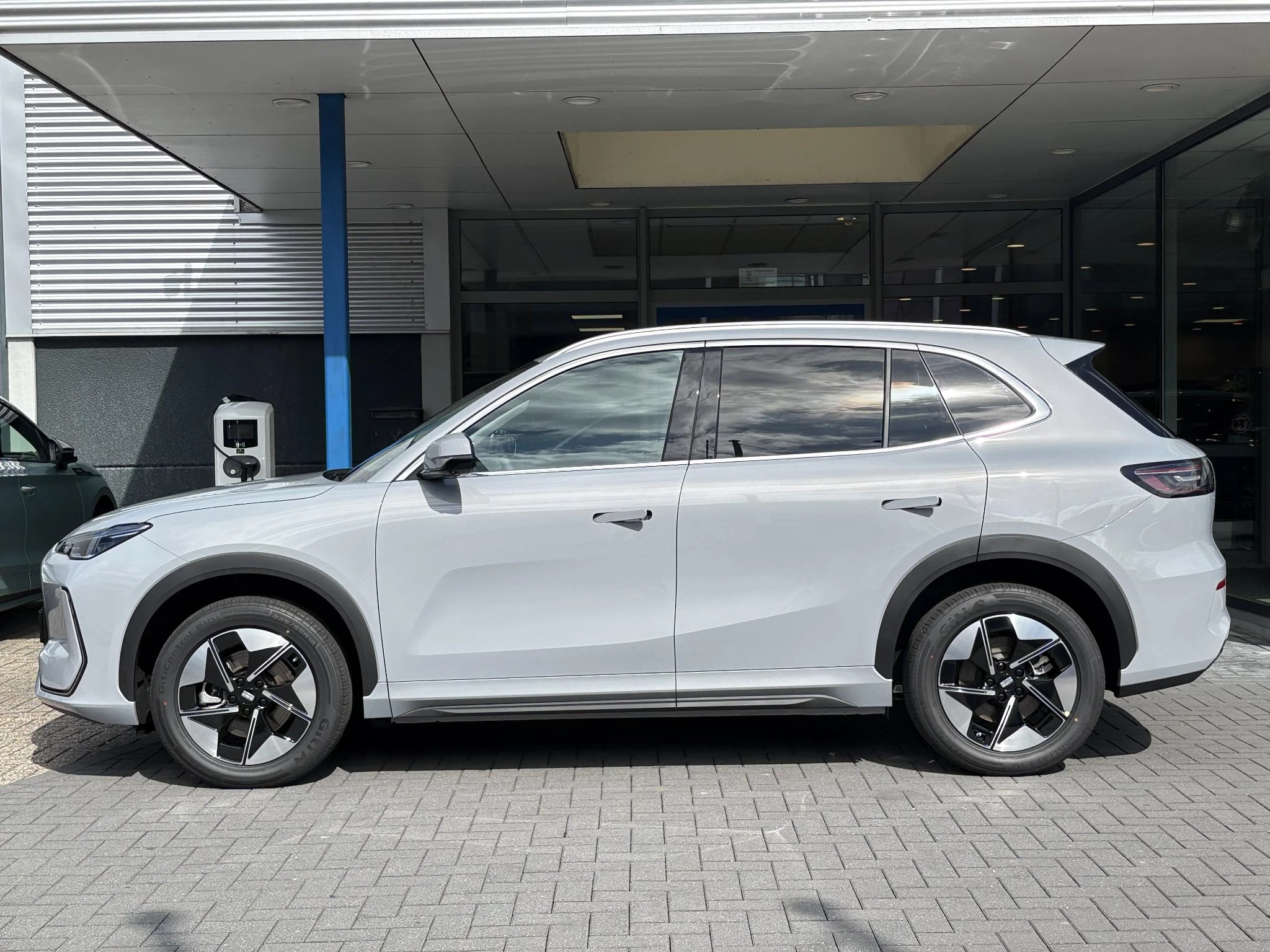 Hoofdafbeelding Geely E5