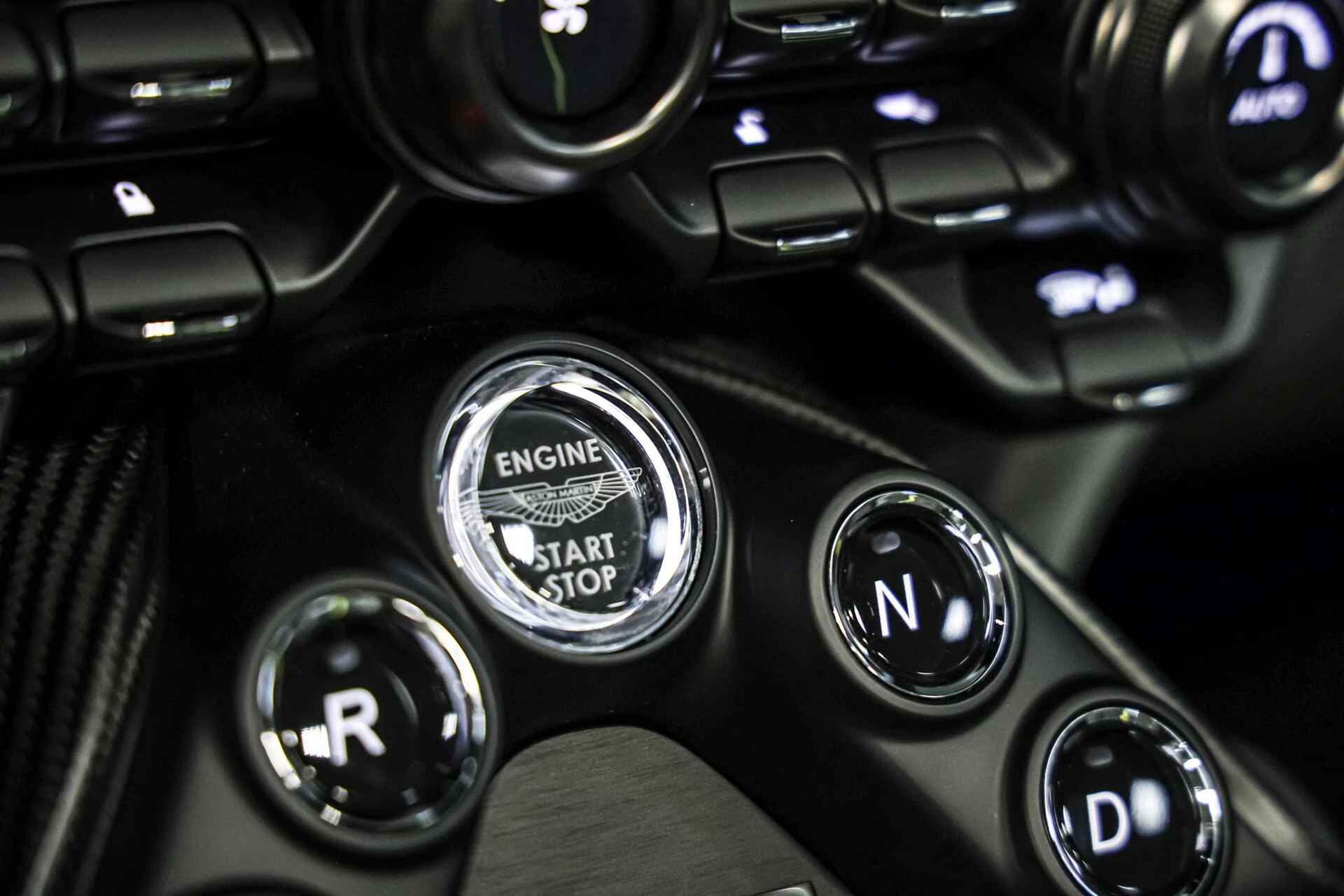 Hoofdafbeelding Aston Martin V8 Vantage