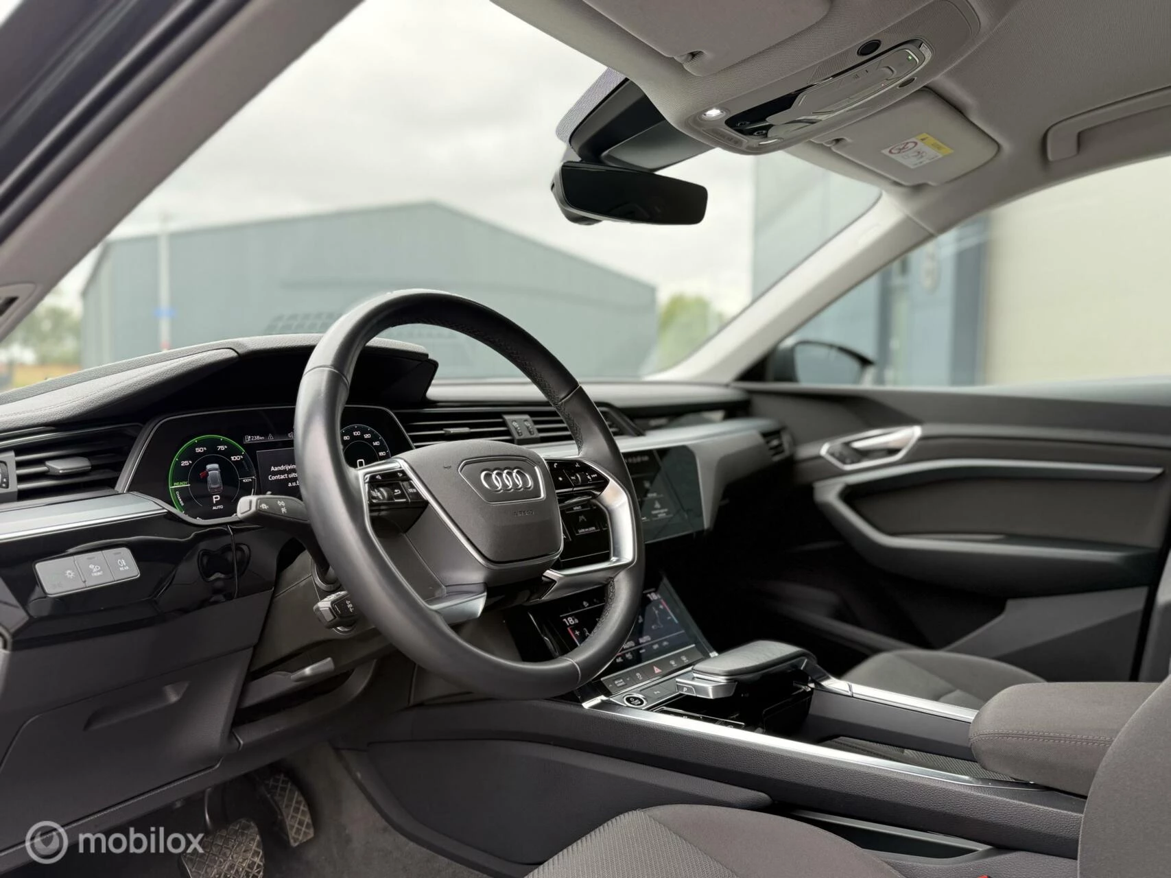 Hoofdafbeelding Audi e-tron