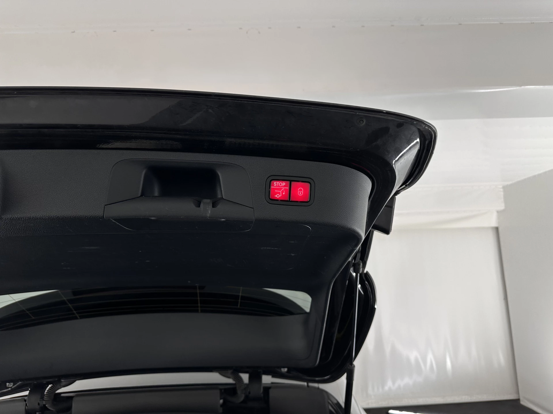 Hoofdafbeelding Mercedes-Benz EQC