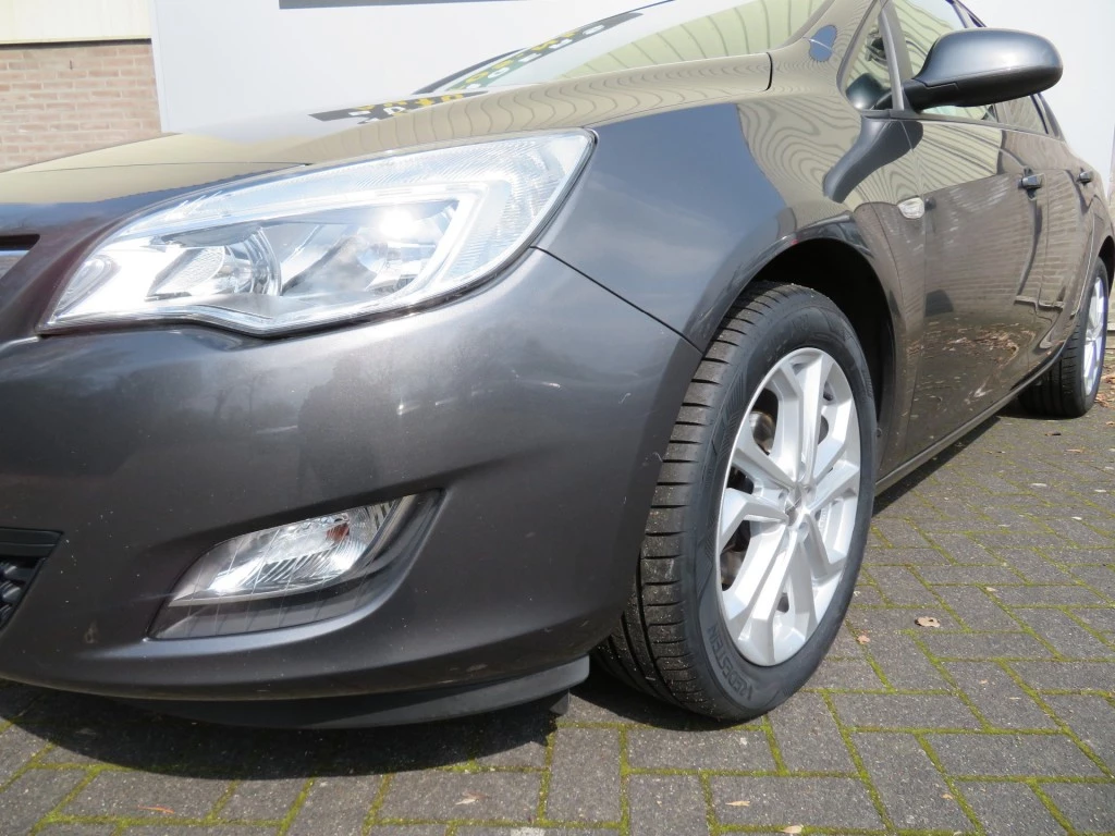 Hoofdafbeelding Opel Astra