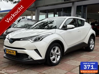 Hoofdafbeelding Toyota C-HR Toyota C-HR 1.8 Hybrid met gunstige km stand