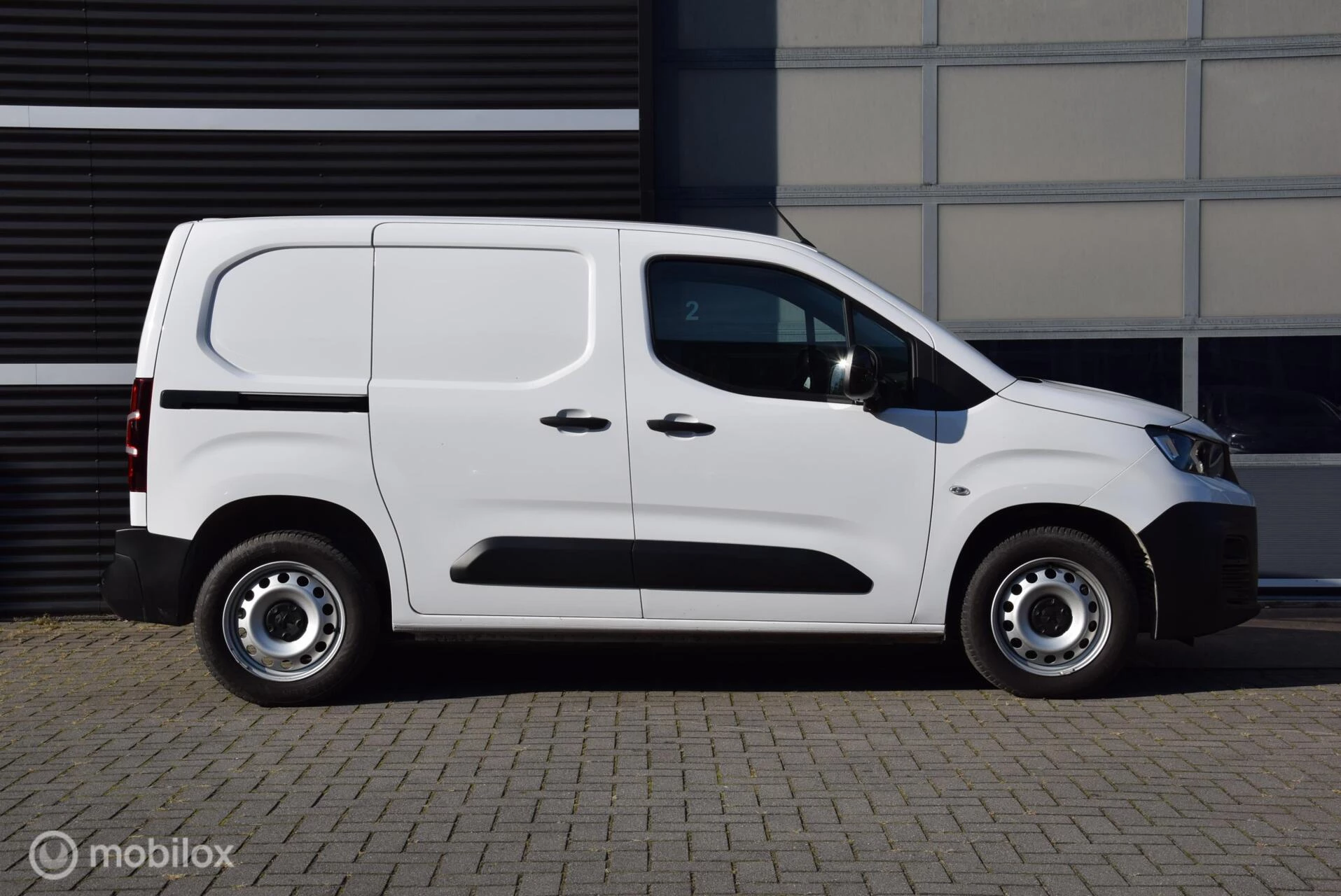 Hoofdafbeelding Peugeot Partner