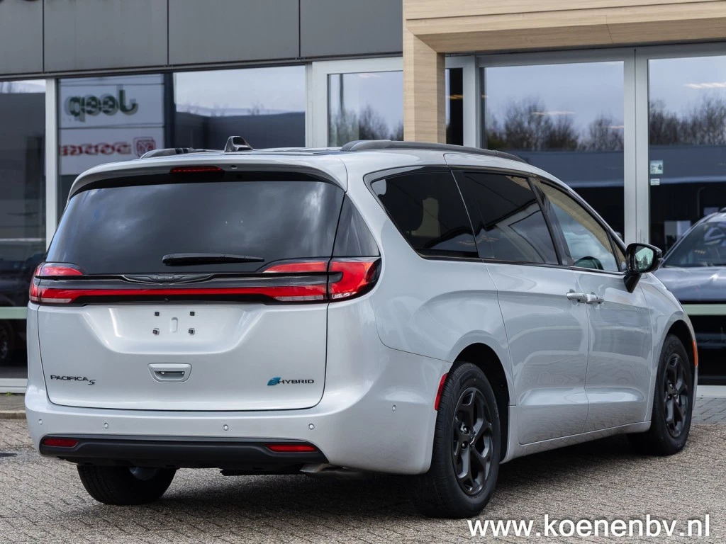 Hoofdafbeelding Chrysler Pacifica