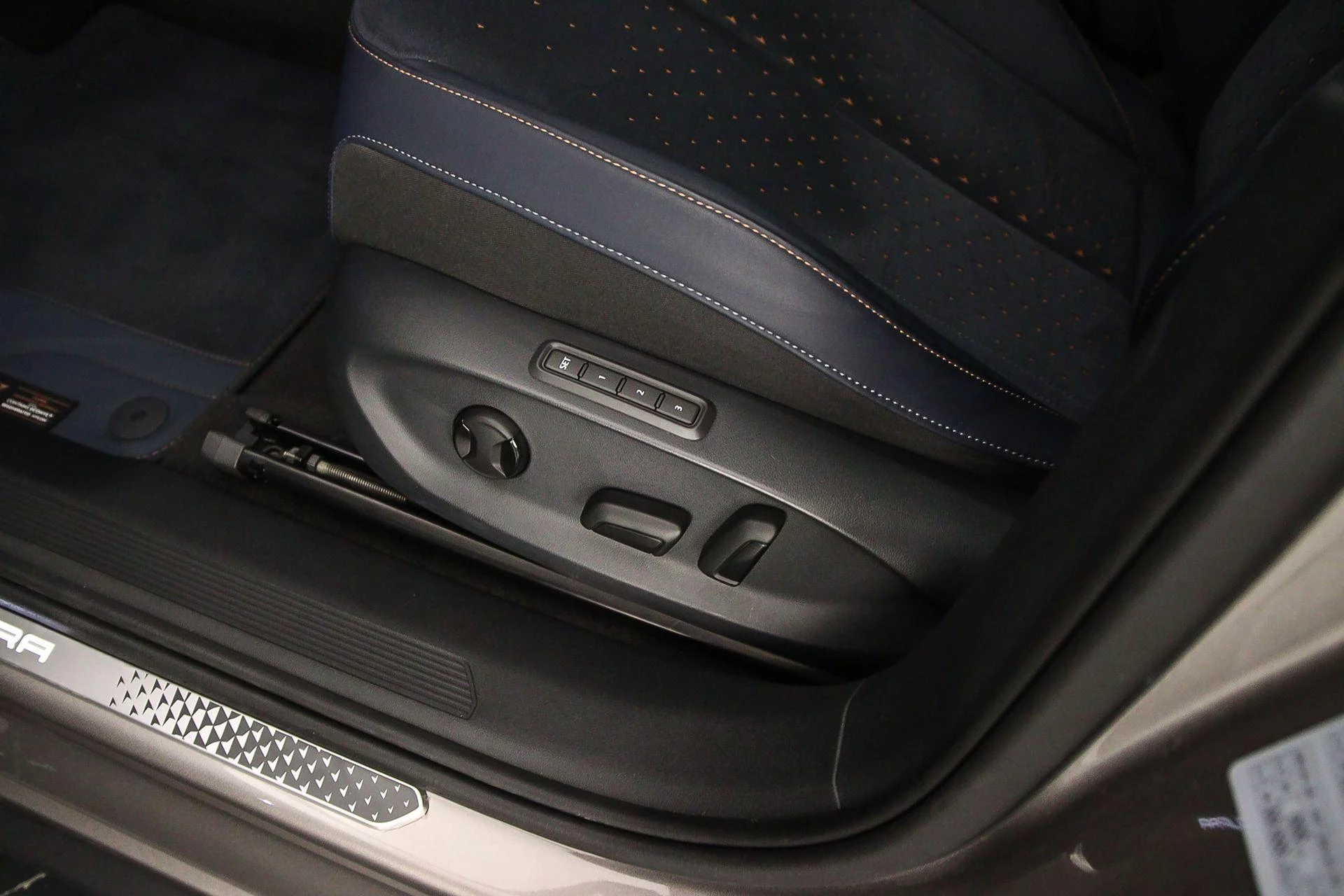 Hoofdafbeelding CUPRA Tavascan